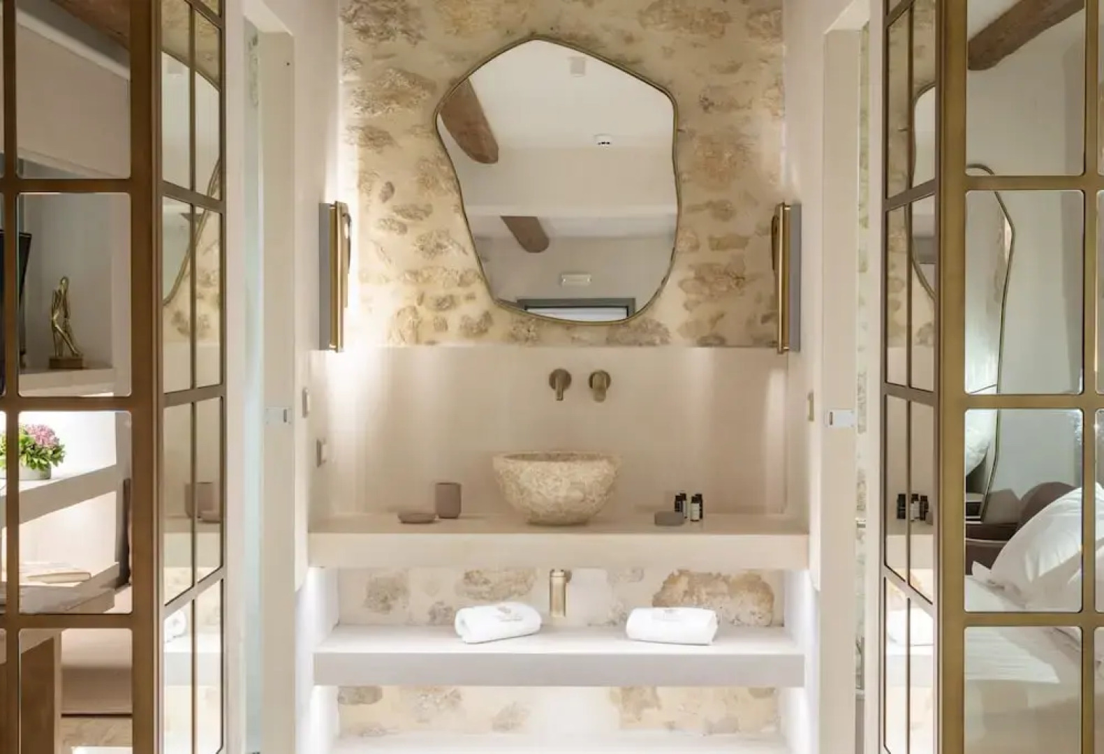 Inotropes Boutique Suites - Adults Only