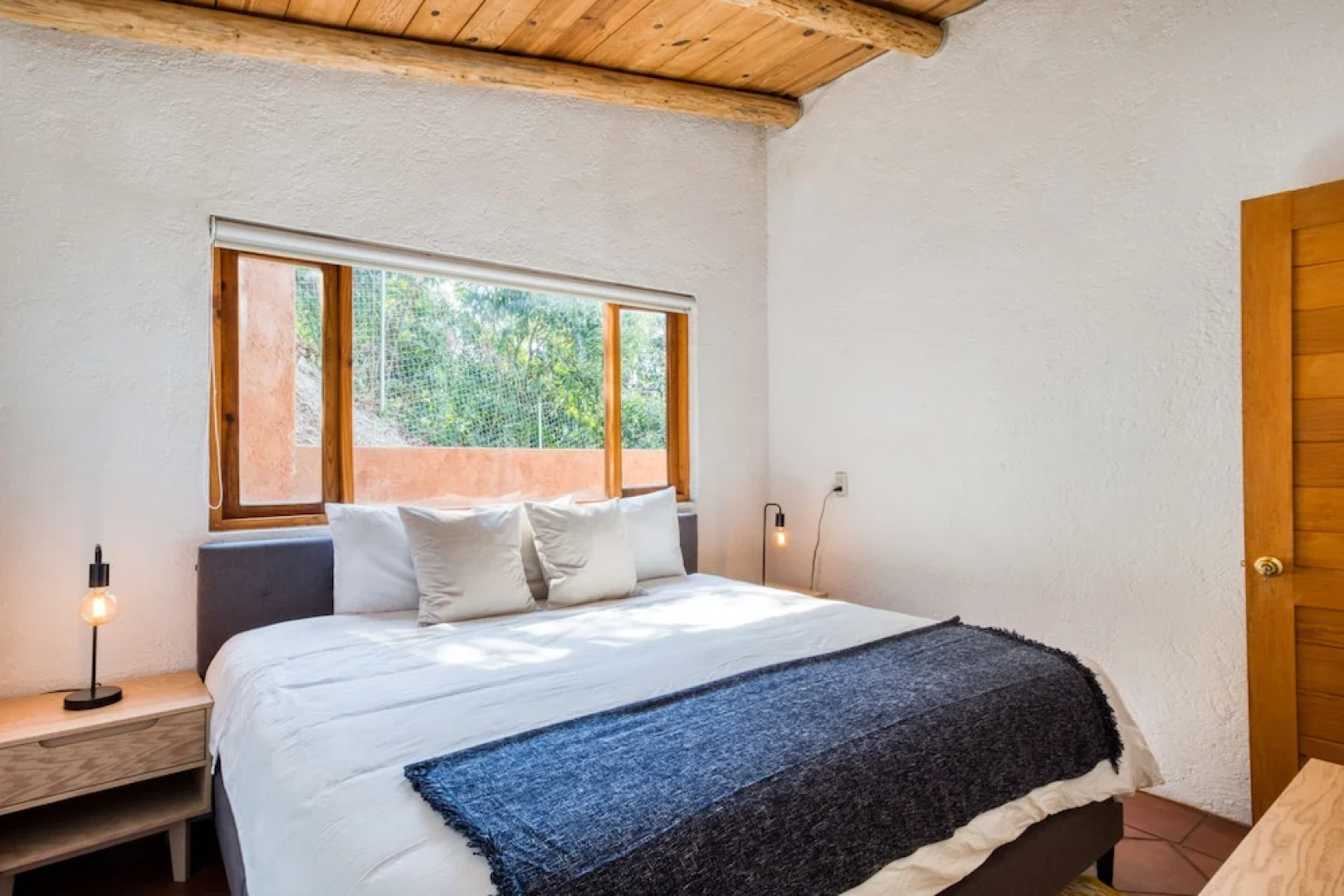 Luxury 3BR Cabin, Lakeview in Valle de Bravo