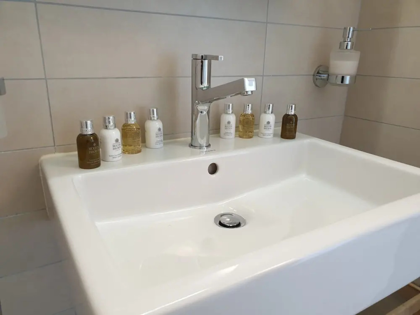 Montreux Boutique Apartment 3 Bedroom