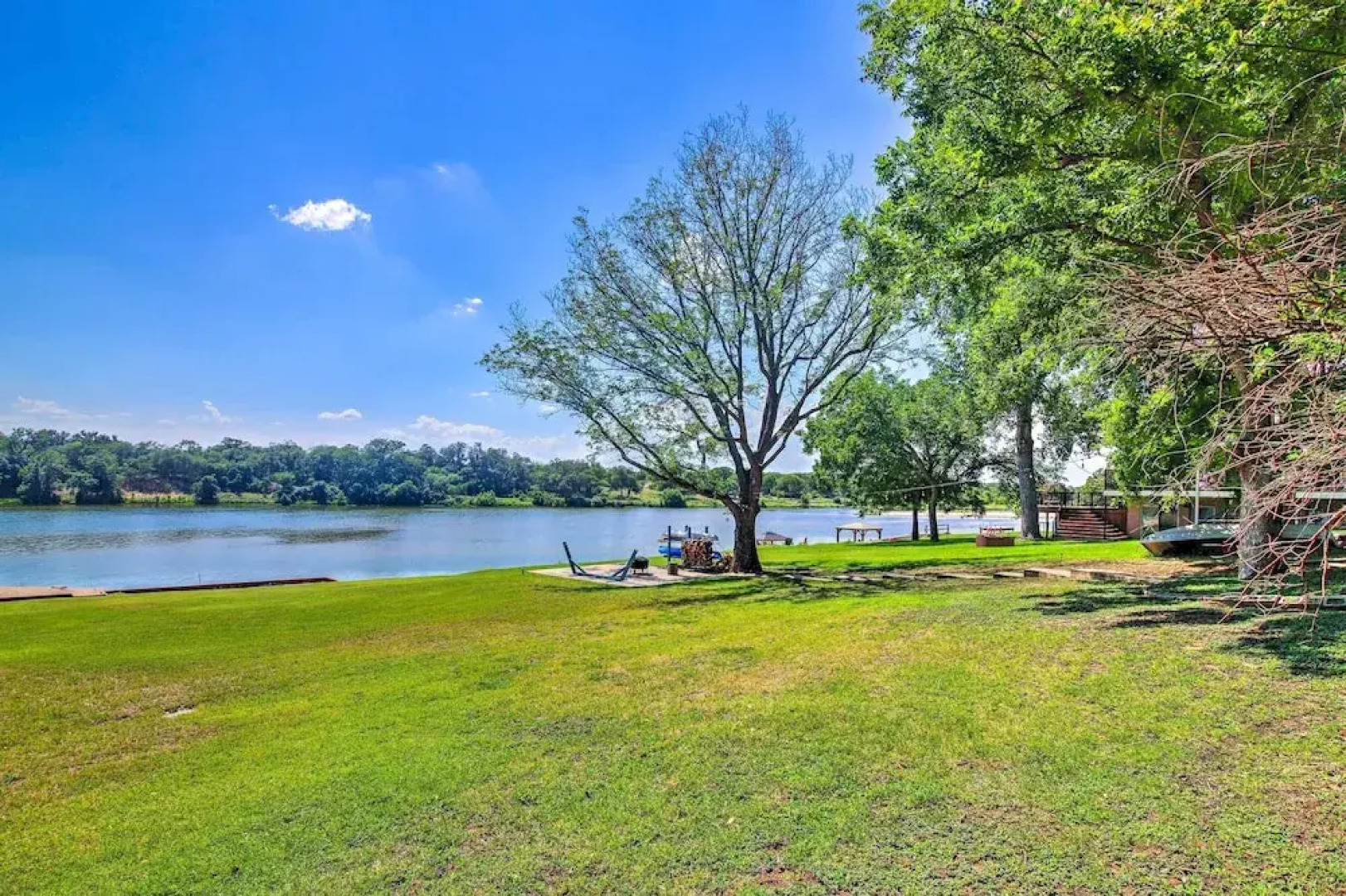 Vibrant Kingsland Retreat w/ Waterfront Views