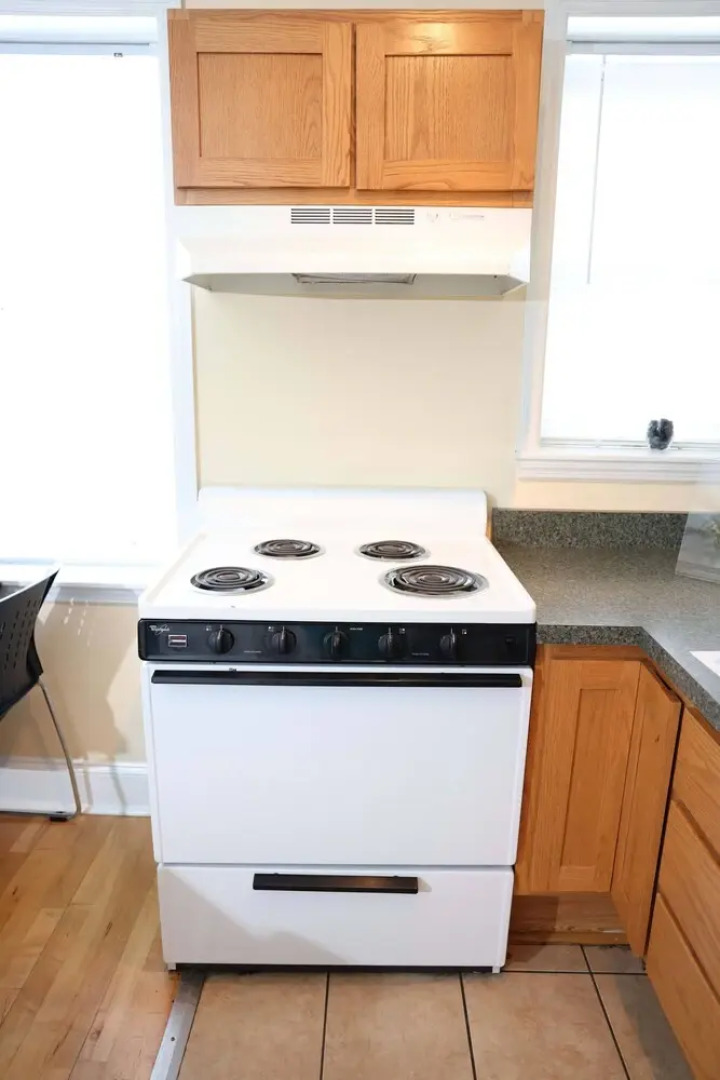 Cozy Off Campus Stay Near Everything