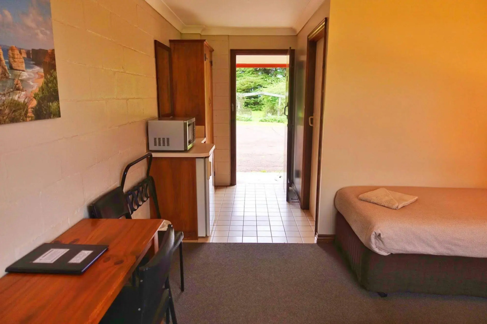 Twelve Apostles Motel & Country Retreat