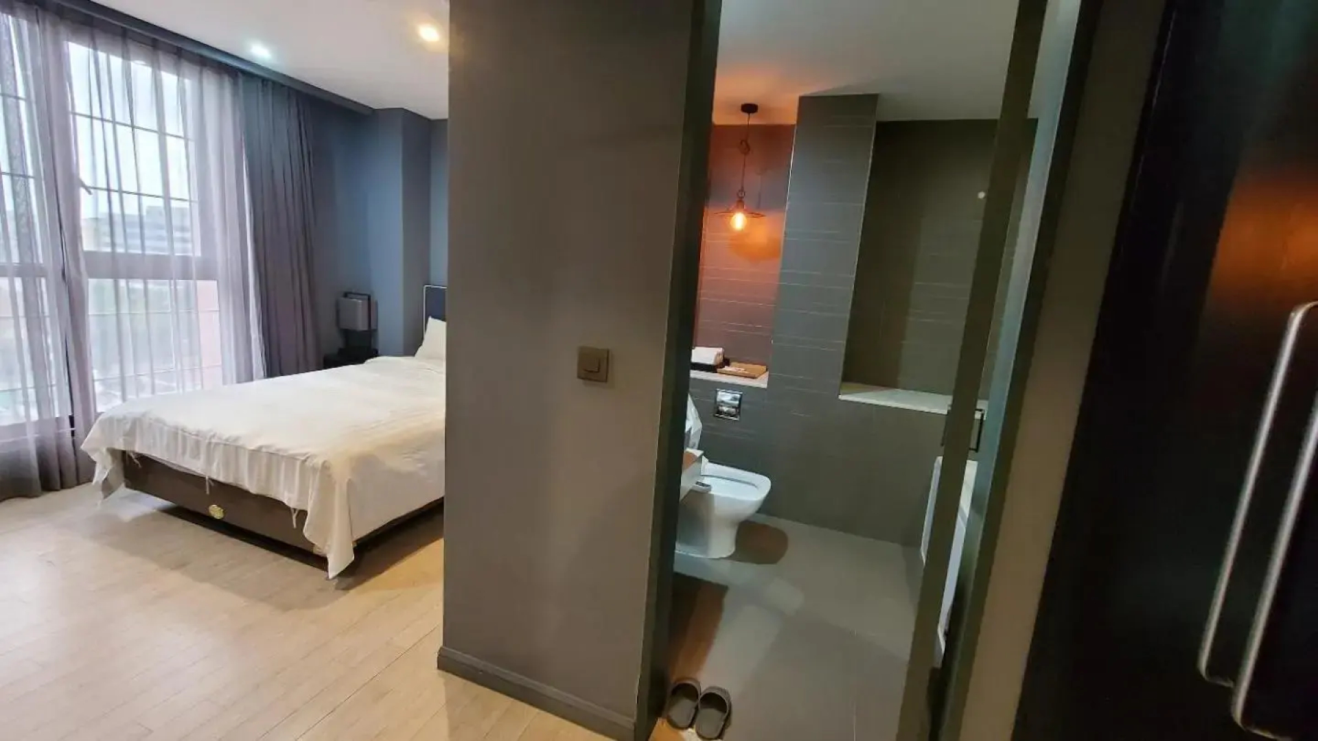 Urban Island Hotel