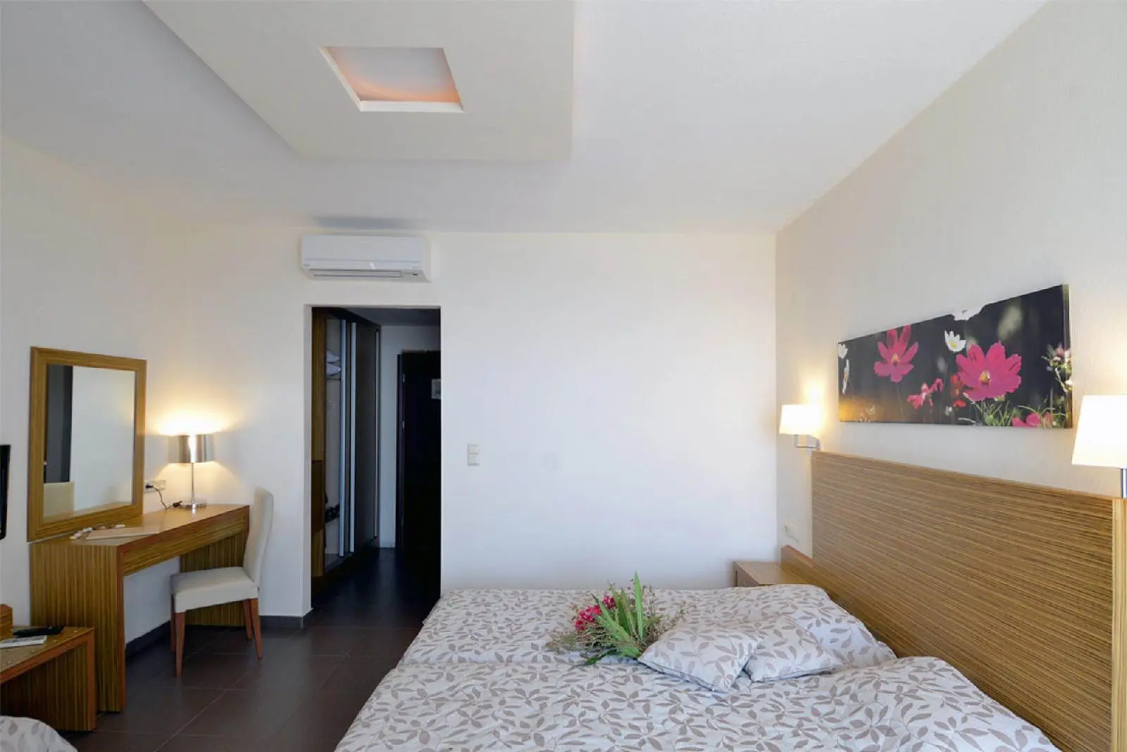 Aeolis Thassos Palace