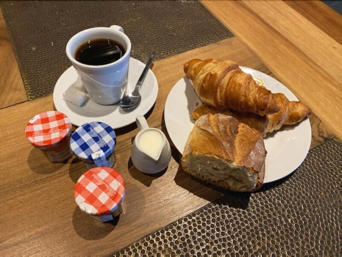 Les Troglodytes du Ventoux