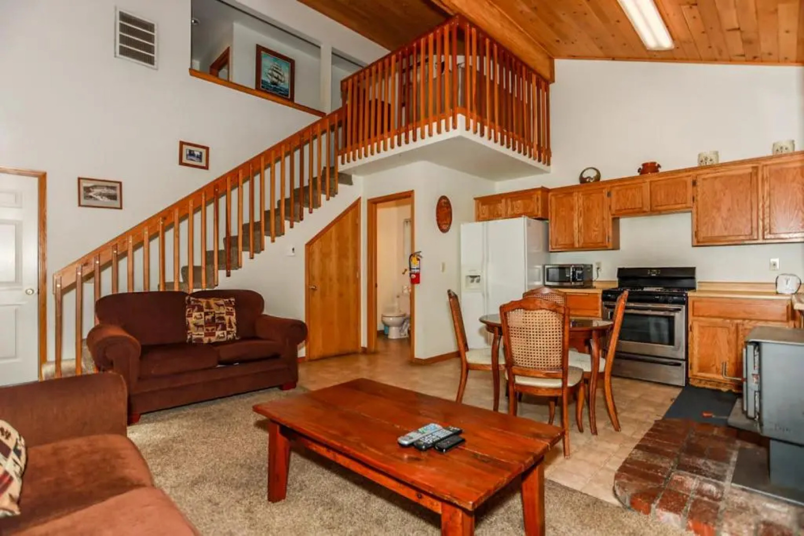 Cozy Hollow - 1890 by Big Bear Vacations