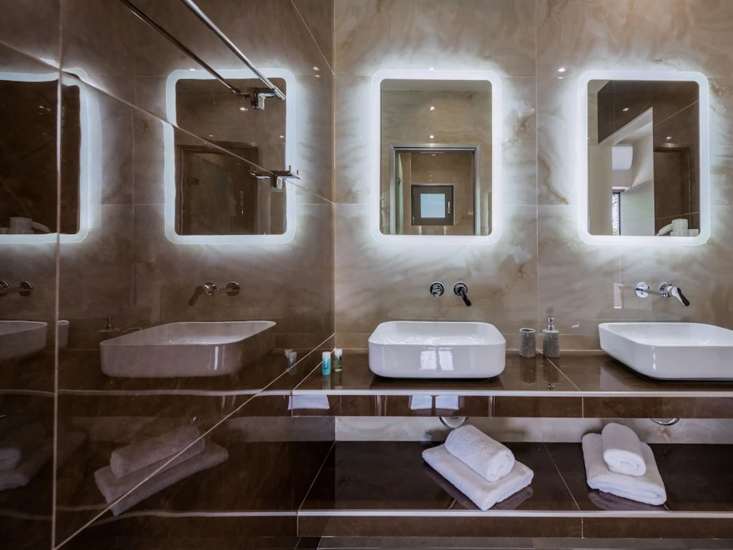 Mystique Luxury Suites & Maisonettes