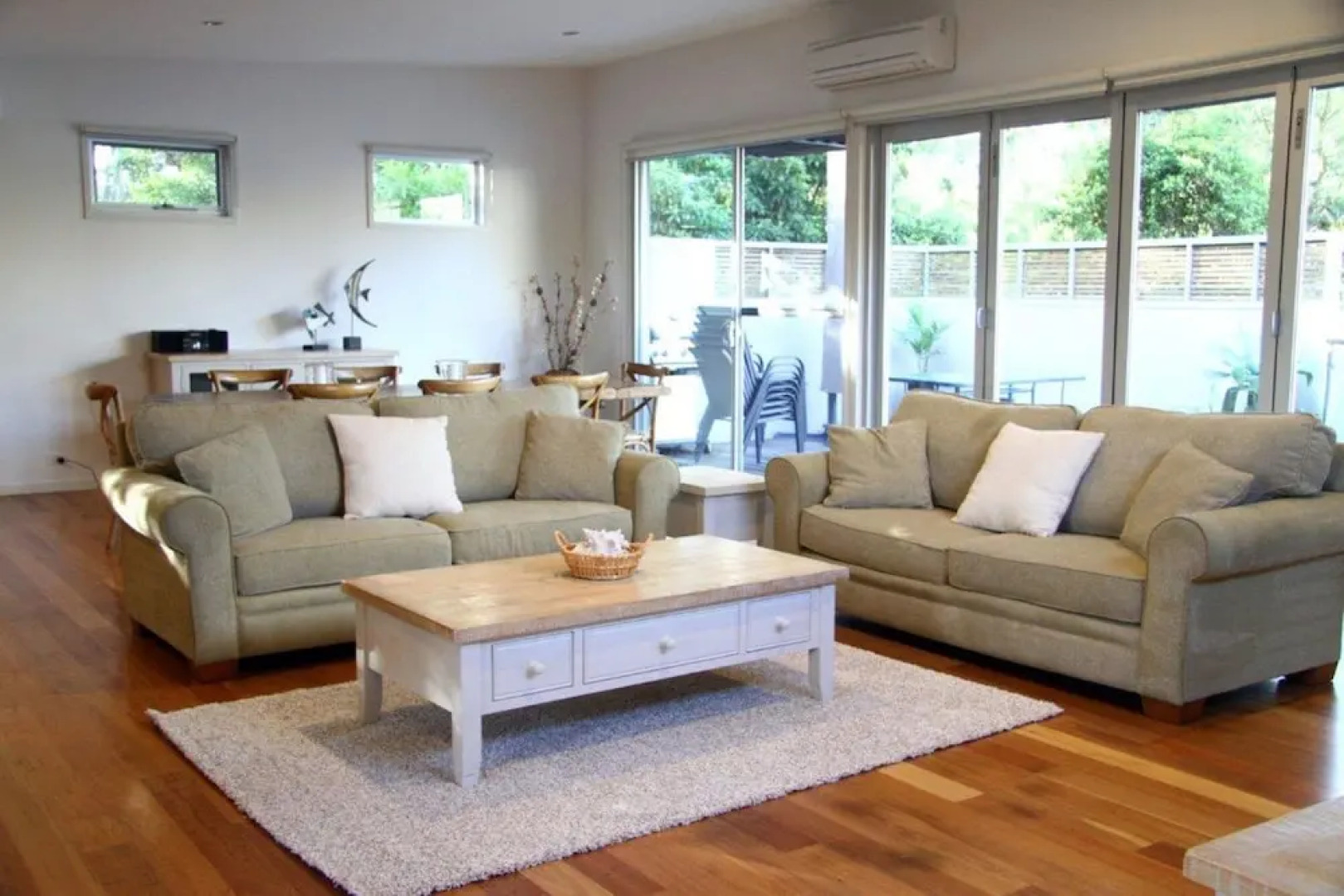 La Mer – Centrally Located – Free Wifi