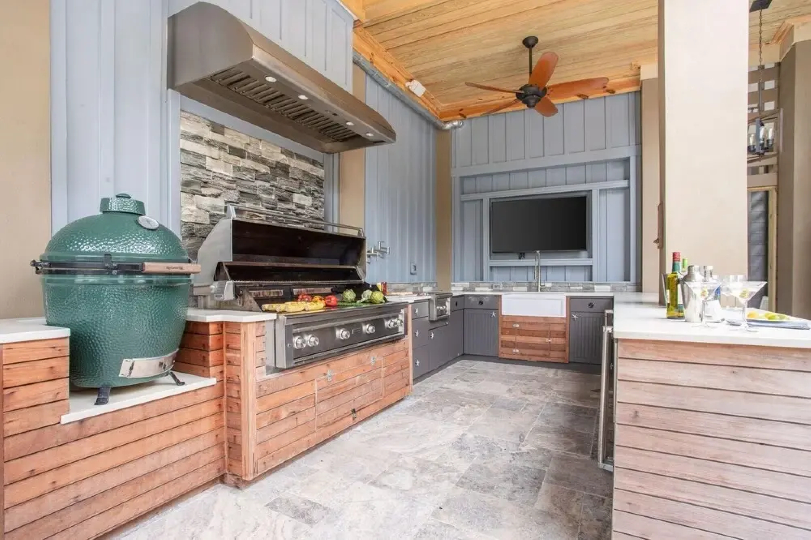 Pelican - Modern Beach Retreat w Patio & Pool