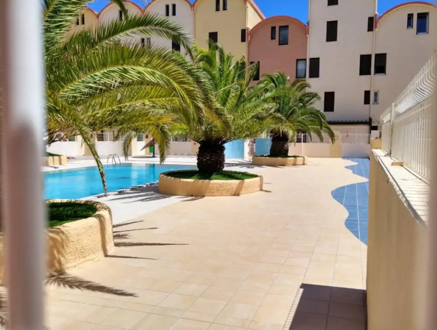 Apartment With one Bedroom in Gruissan, With Shared Pool, Furnished Terrace and Wifi