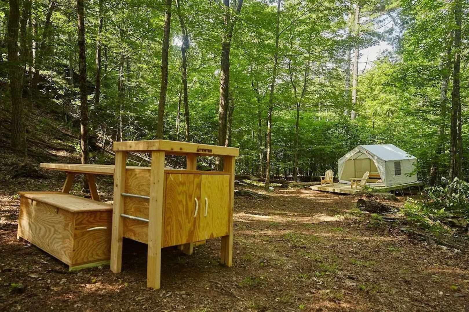 Tentrr - Abandoned Zoo Wooded Site