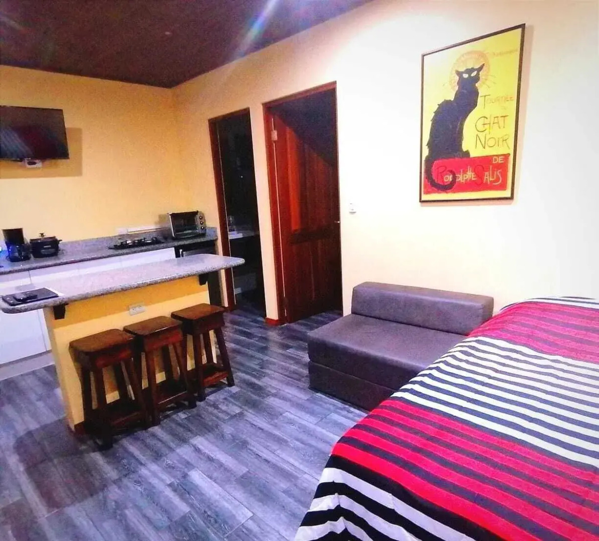 Lake Gardens Arenal Villas