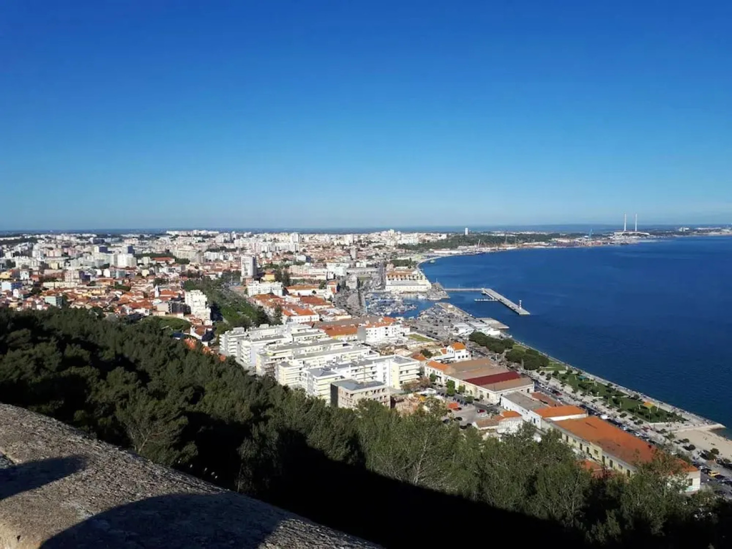 Apartment With one Bedroom in Setúbal, With Wonderful City View, Furnished Balcony and Wifi - Near the Beach