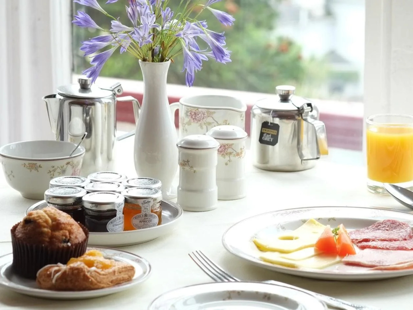 The Robin Hill Hotel