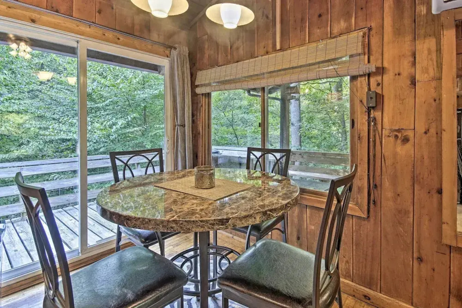 Secluded Stanardsville Cabin w/ 10 Acres & Hot Tub