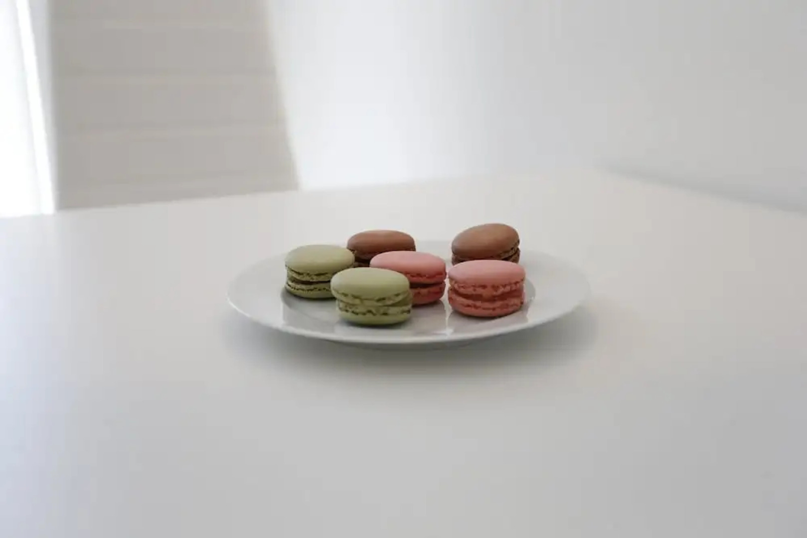 the white design apartment