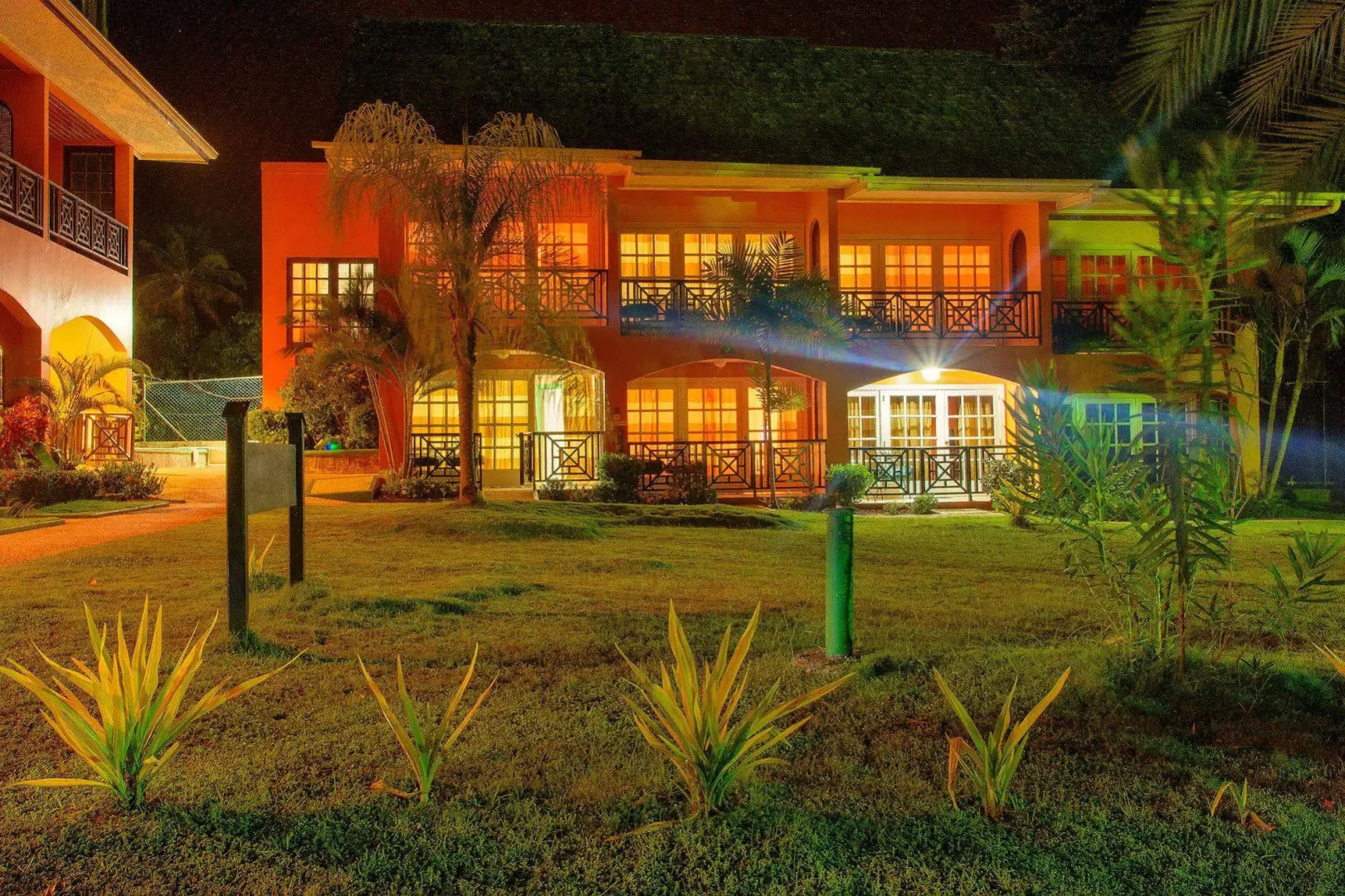 Oceans Salybia Nature Resort & Spa