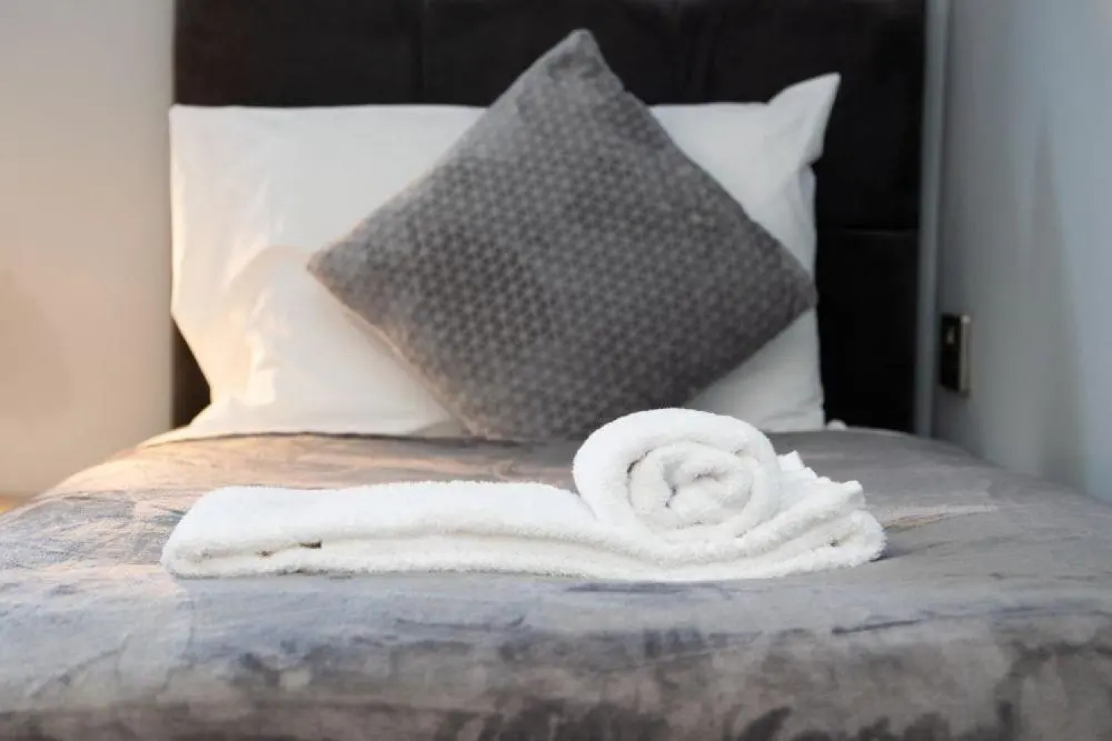 Central location for contractors, families and business travellers Ashford