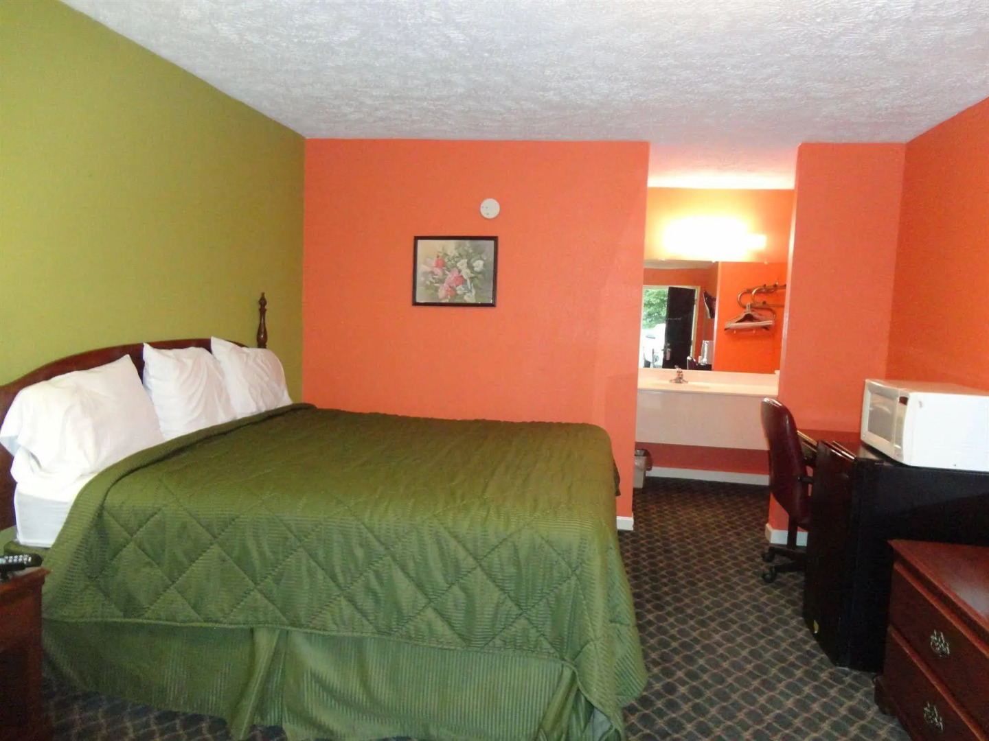 Royal Inn and Suites