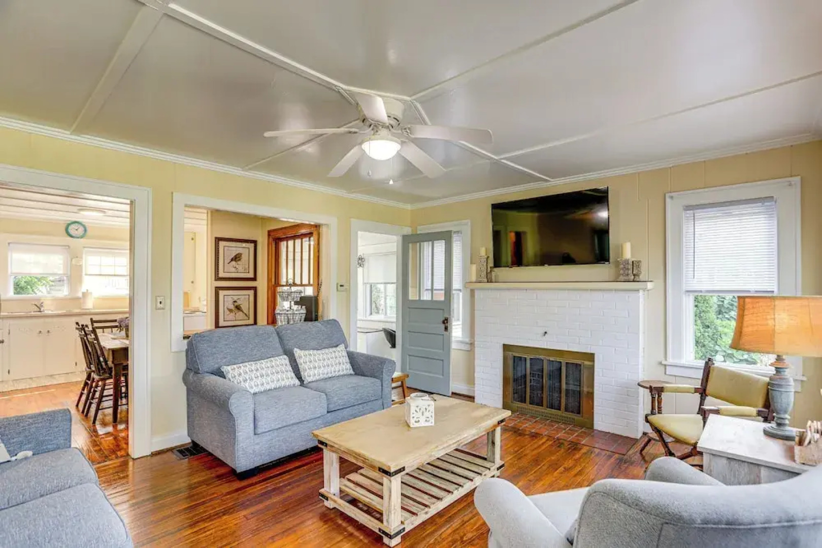 Walk to Private Beach: Lake Erie Retreat w/ Yard!