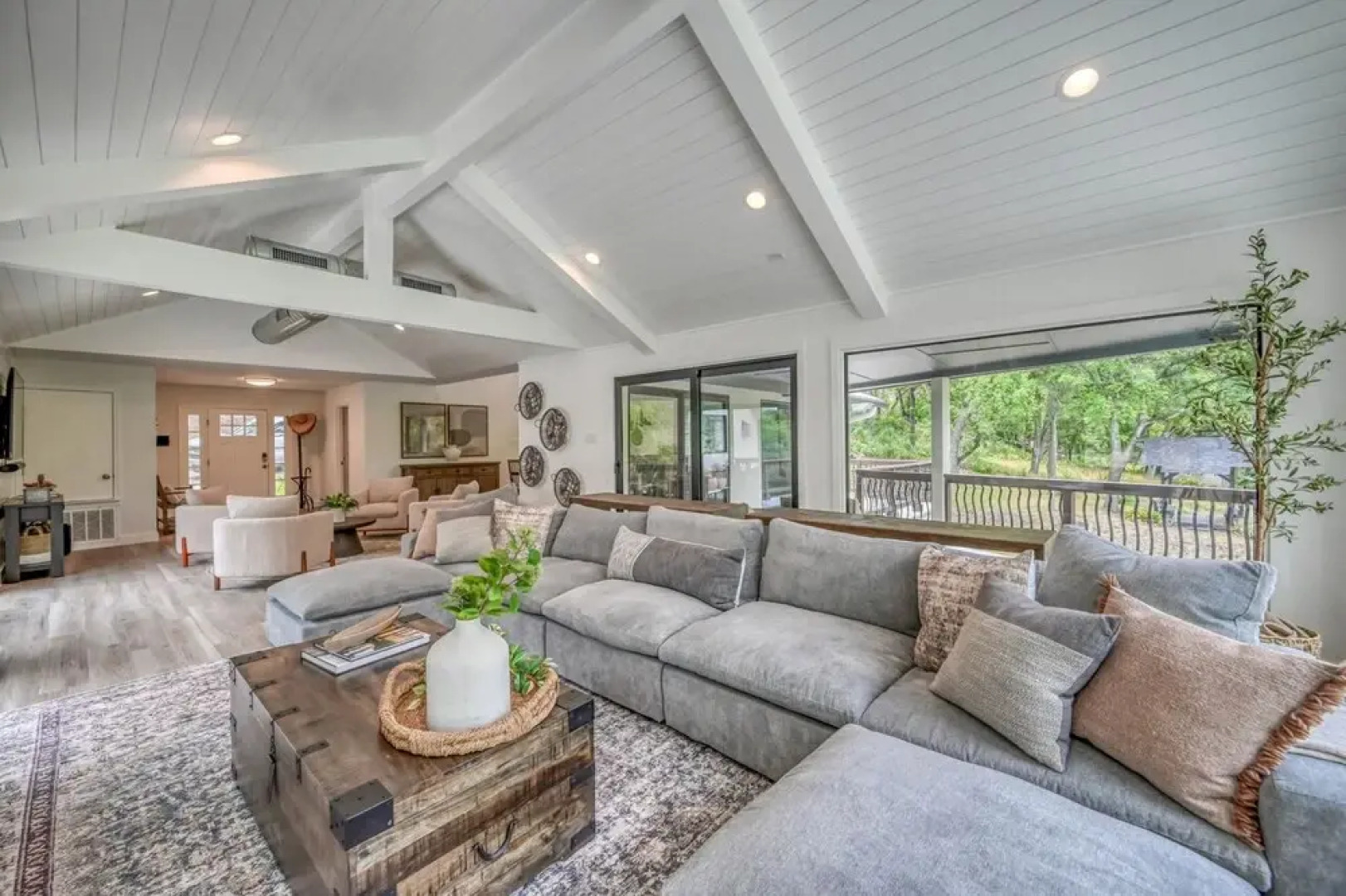 New! Luxury Riverfront Villa W/firepit & Gameroom!