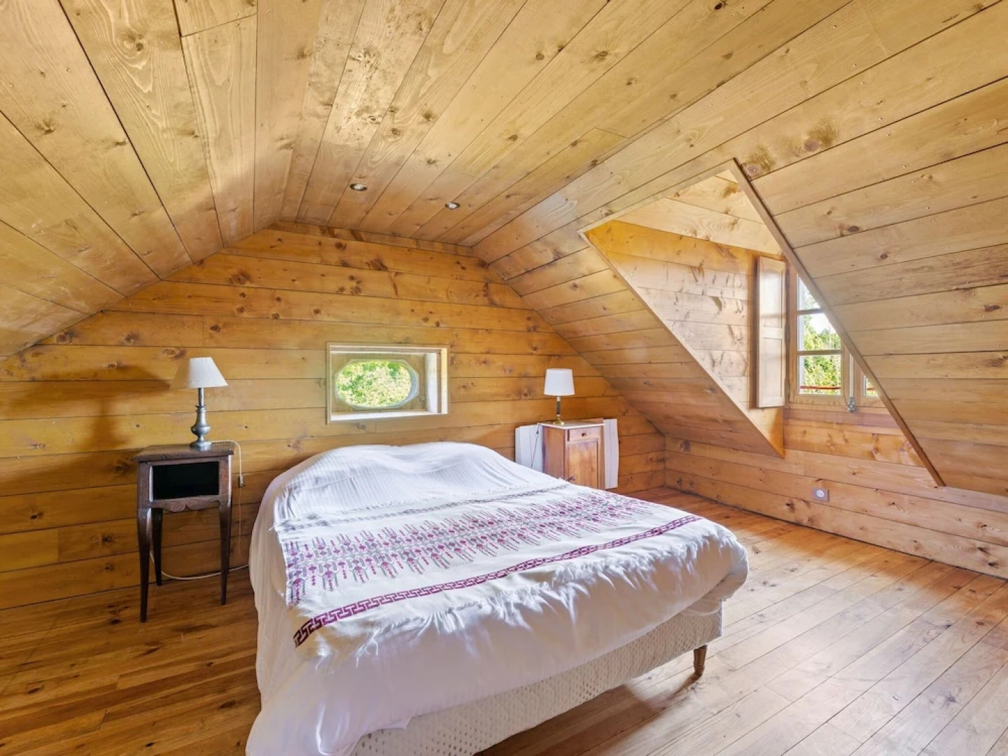 Holiday Home in Le Manoir With Jacuzzi in Summer