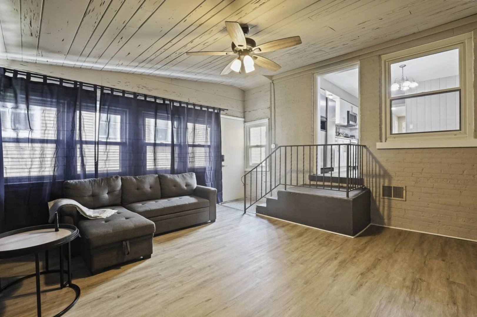 Charming Retreat In The Heart Of Des Plaines 3 Bedroom Residence by RedAwning