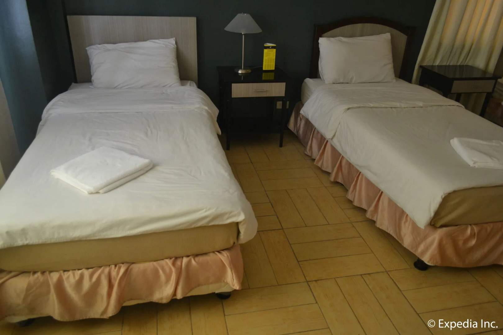 Tagaytay Country Hotel