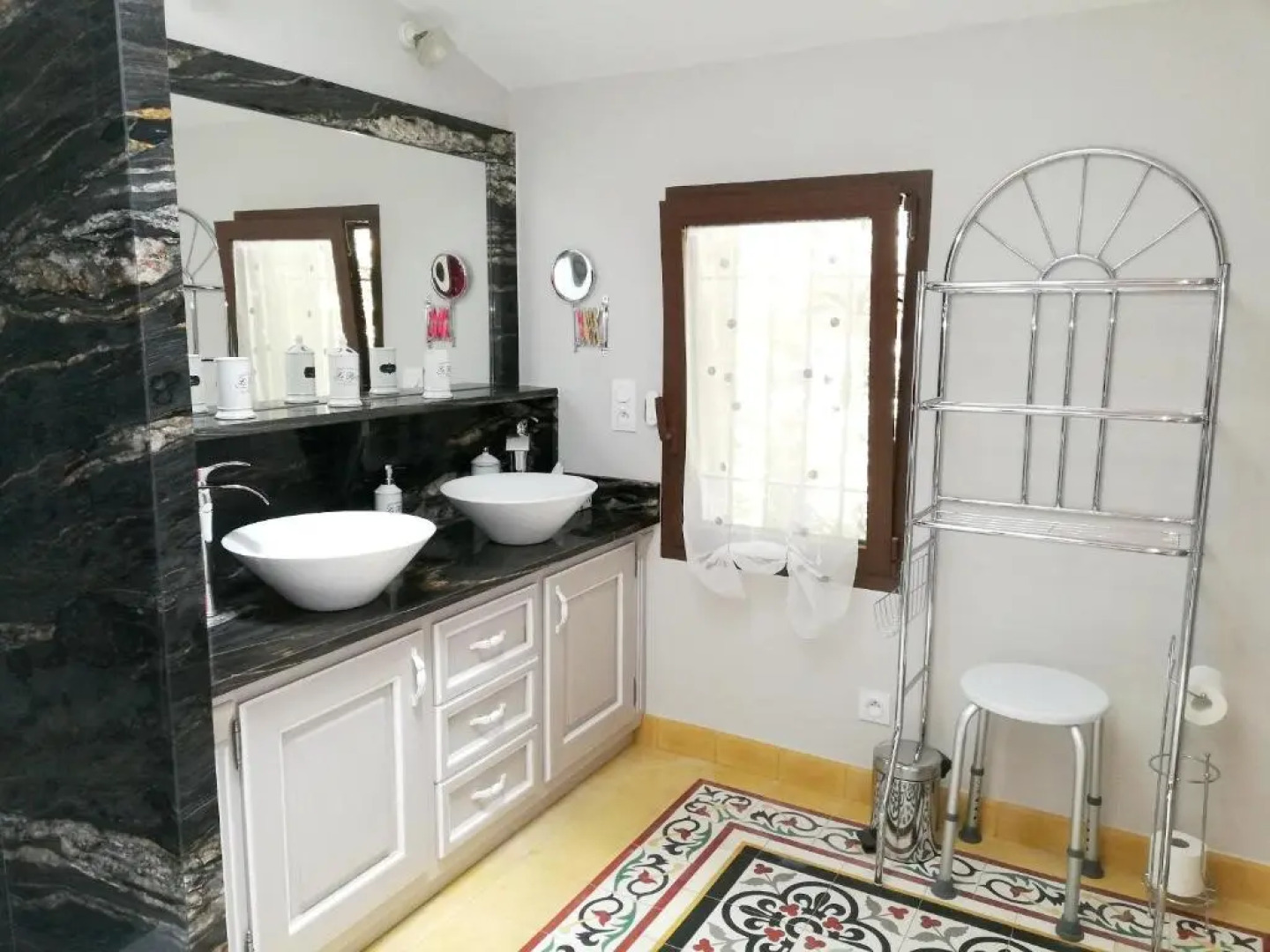 Maison de 2 chambres avec piscine partagee jardin amenage et wifi a Le Thor