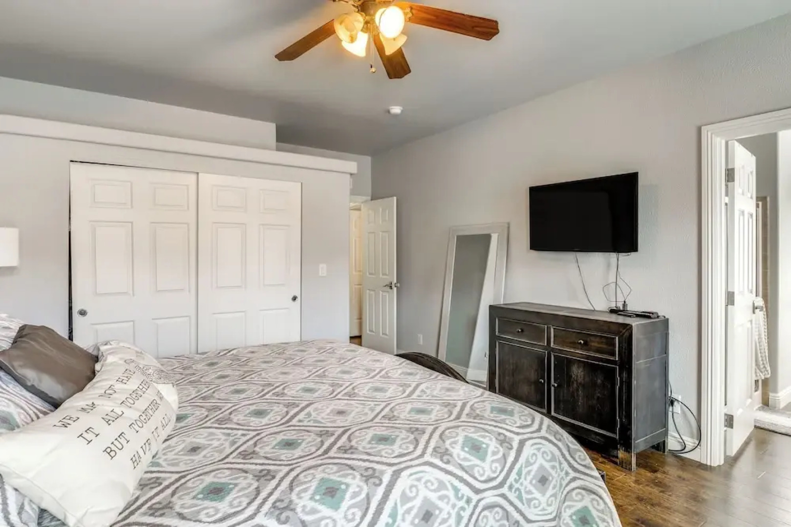 Walk to Colorado River: Needles Gem w/ Pool Access