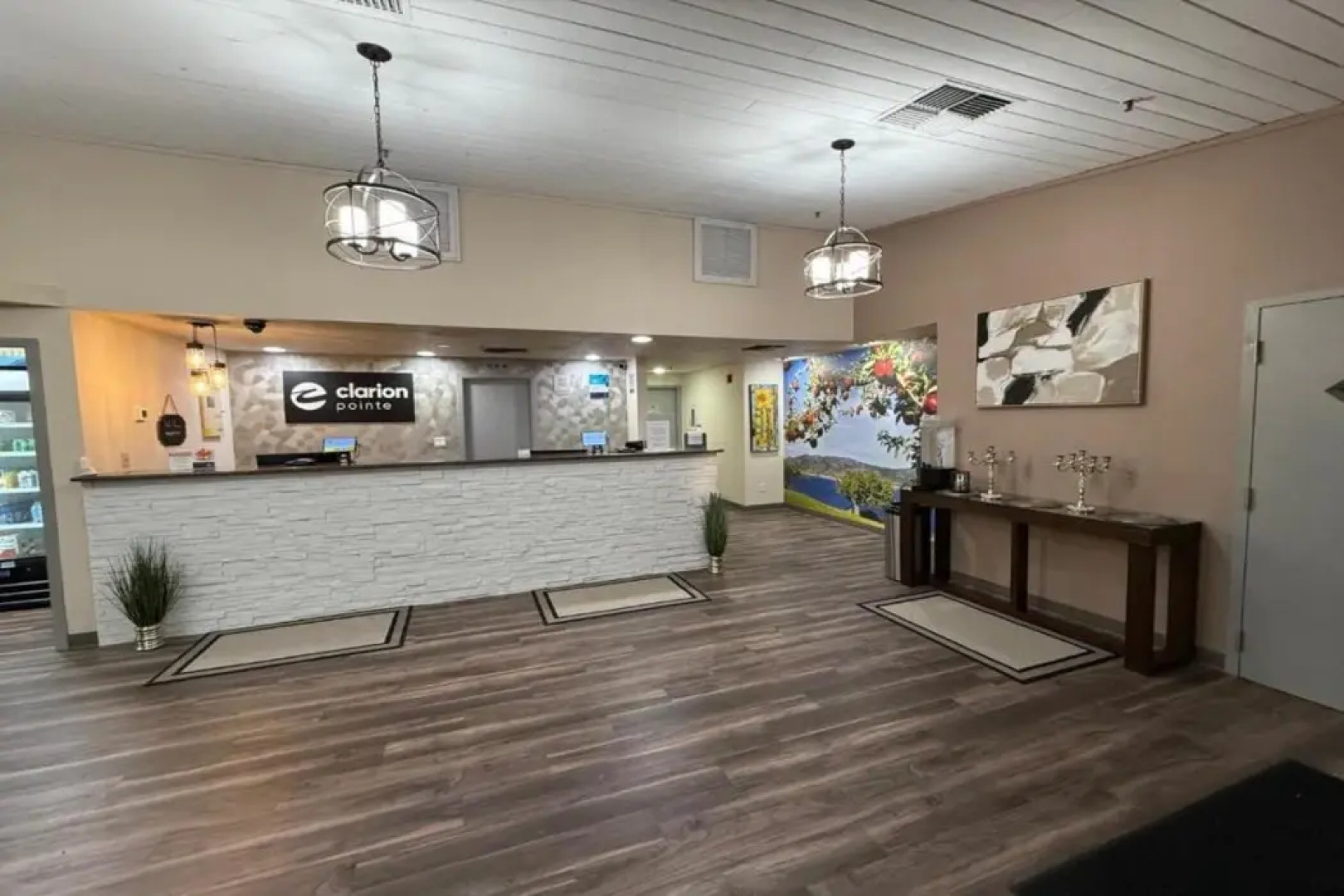 Clarion Pointe Wenatchee