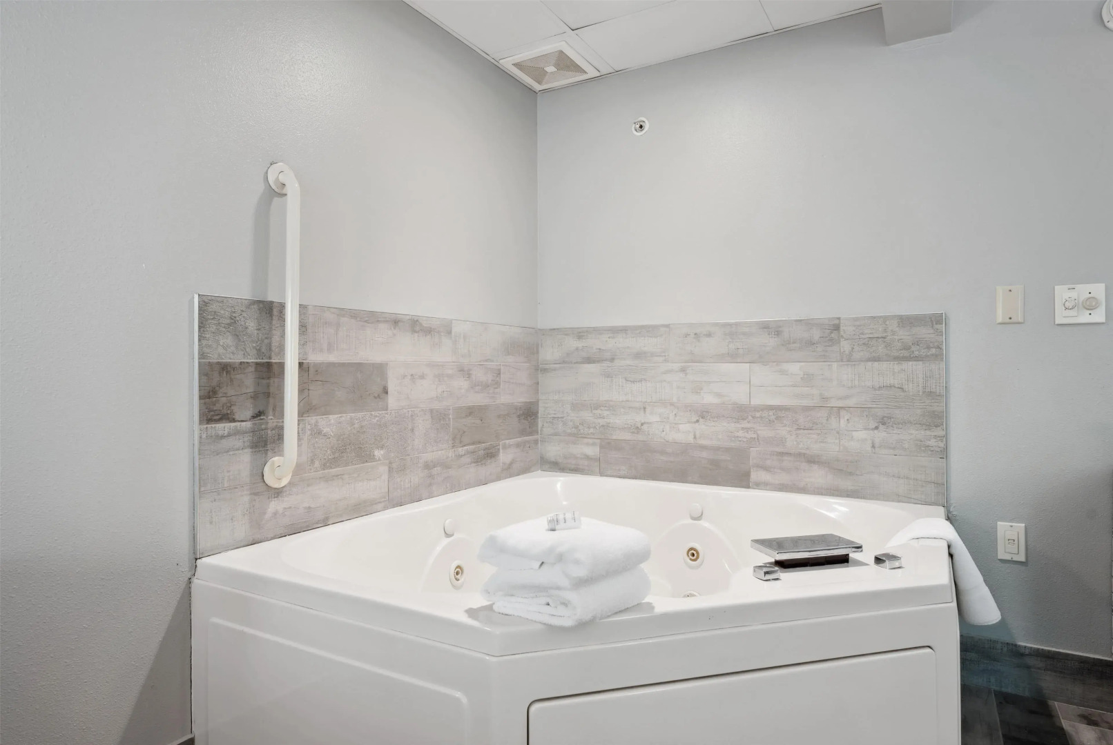 AmericInn by Wyndham Wisconsin Dells