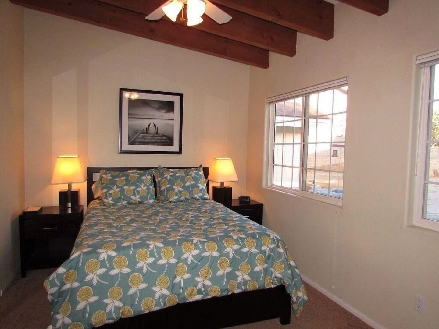 032 - Lakefront Village Escape