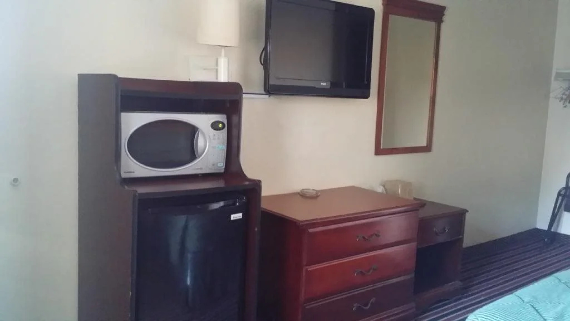 Red Carpet Inn - Opelika