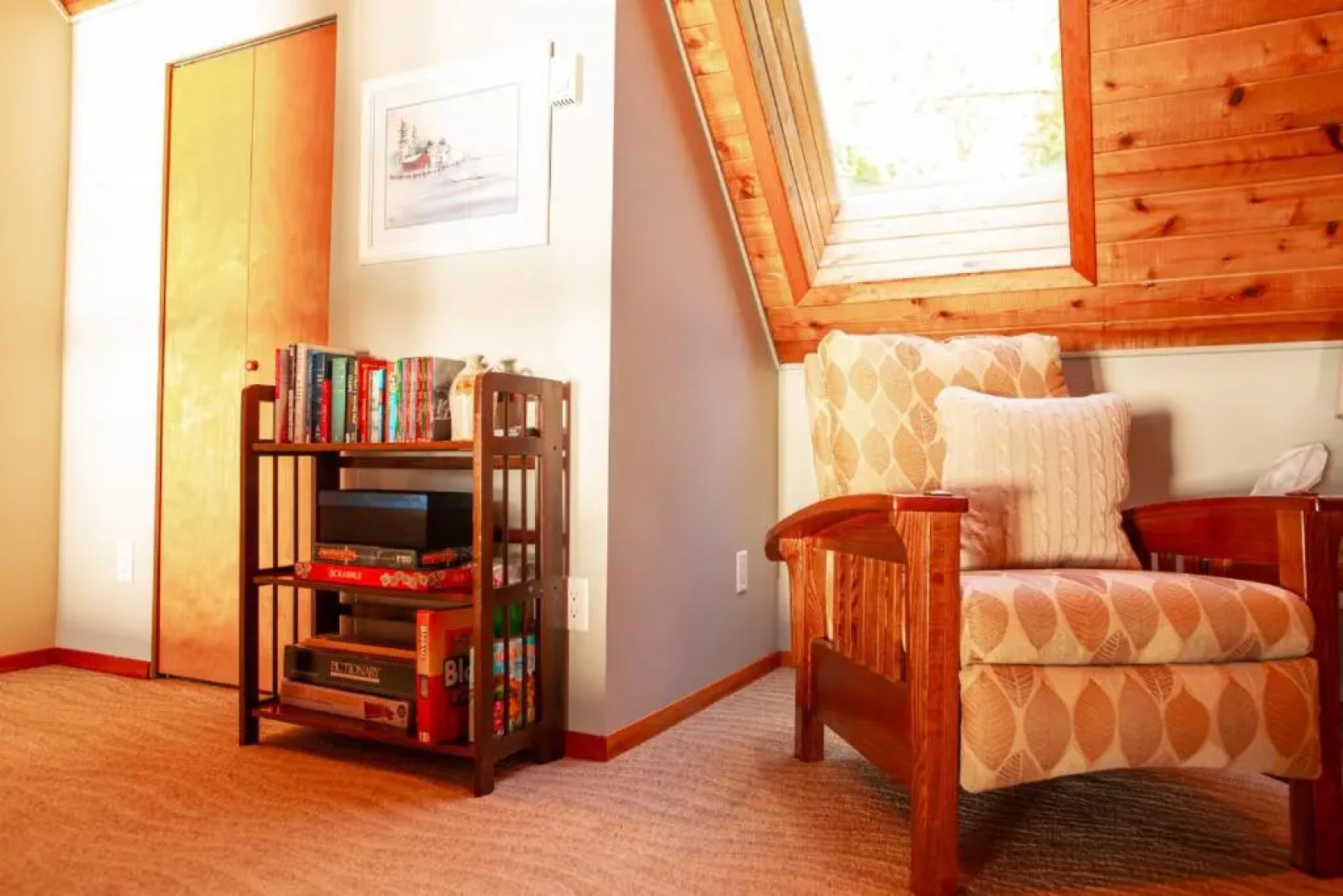 The Overlook, Luxury Lakeside Home with Dock