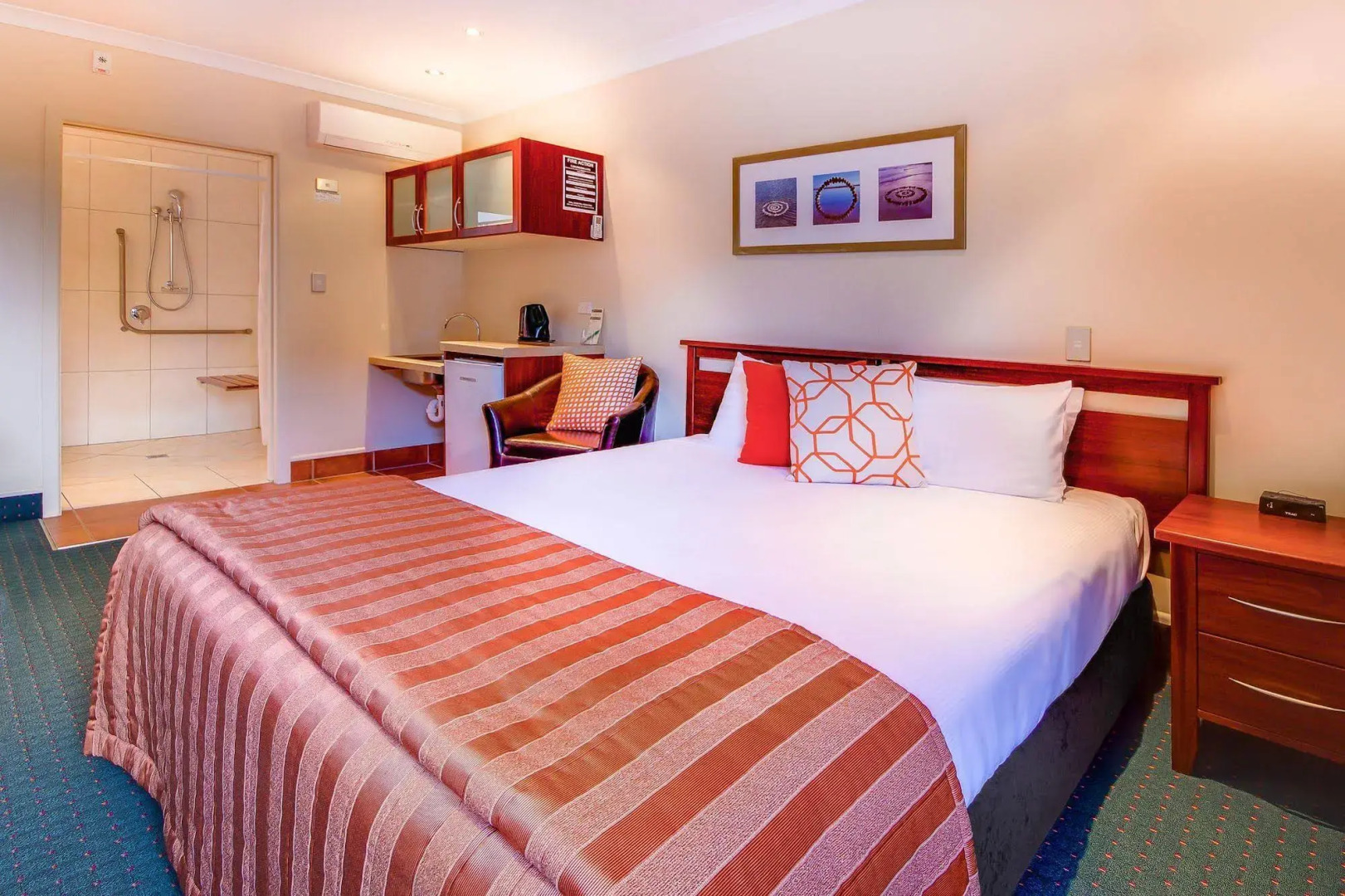 Emerald Spa Motor Inn