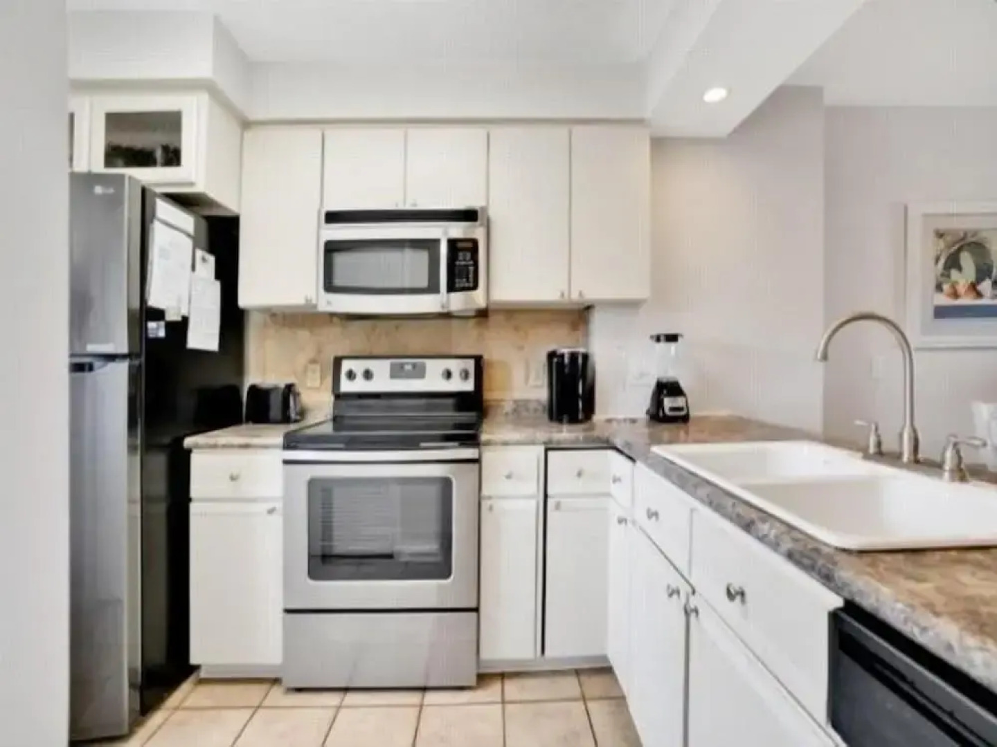 Sandy Toes - Unbeatable Location Within Biking Distance To Dining, Shops, And Entertainment! 2 Bedroom Condo by Redawning