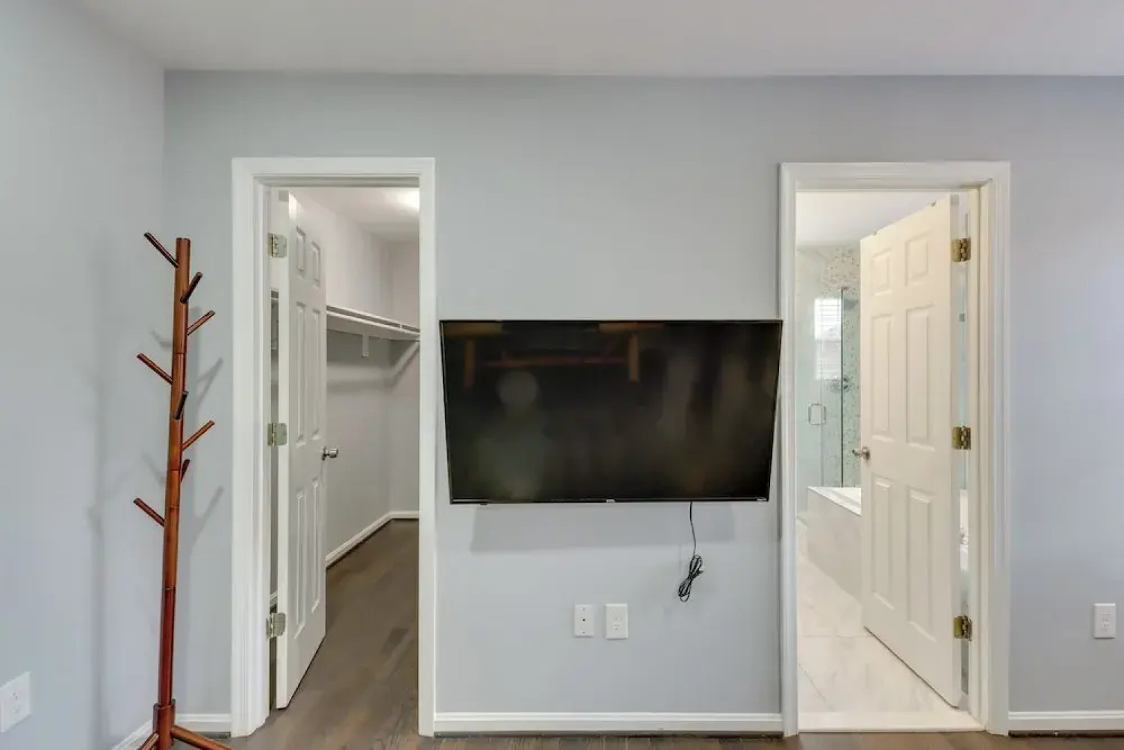 8 Mi to National Mall: Quiet Cheverly Apt