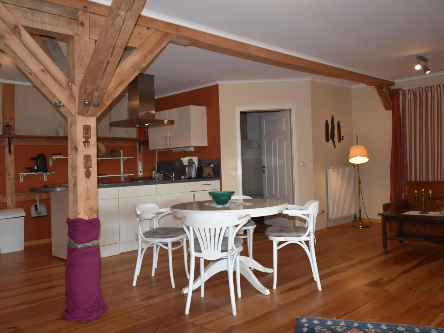 Besondere Ferienwohnung Bibliothek in Buschhagen