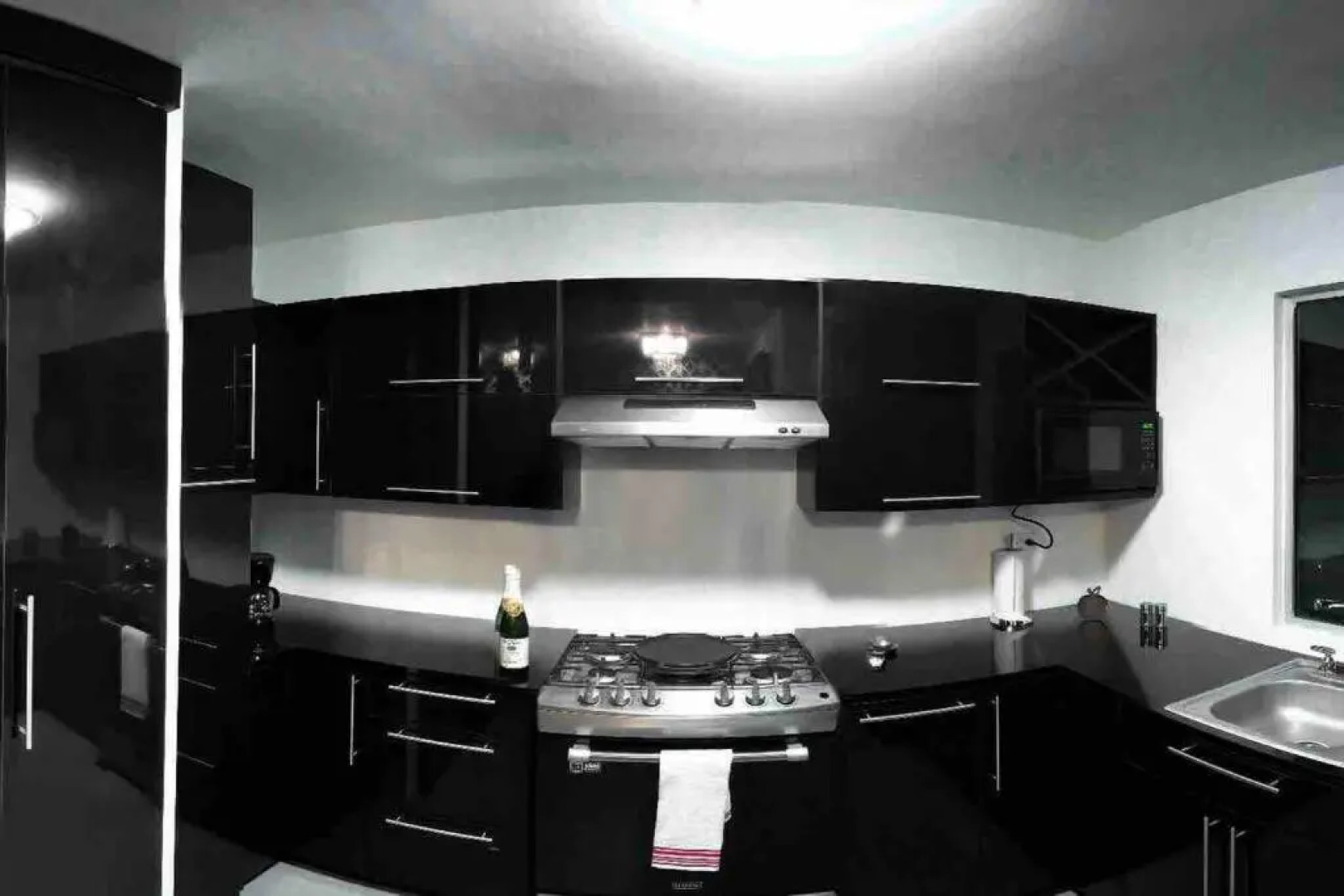 New House / VIP / 1 Block to the Beach