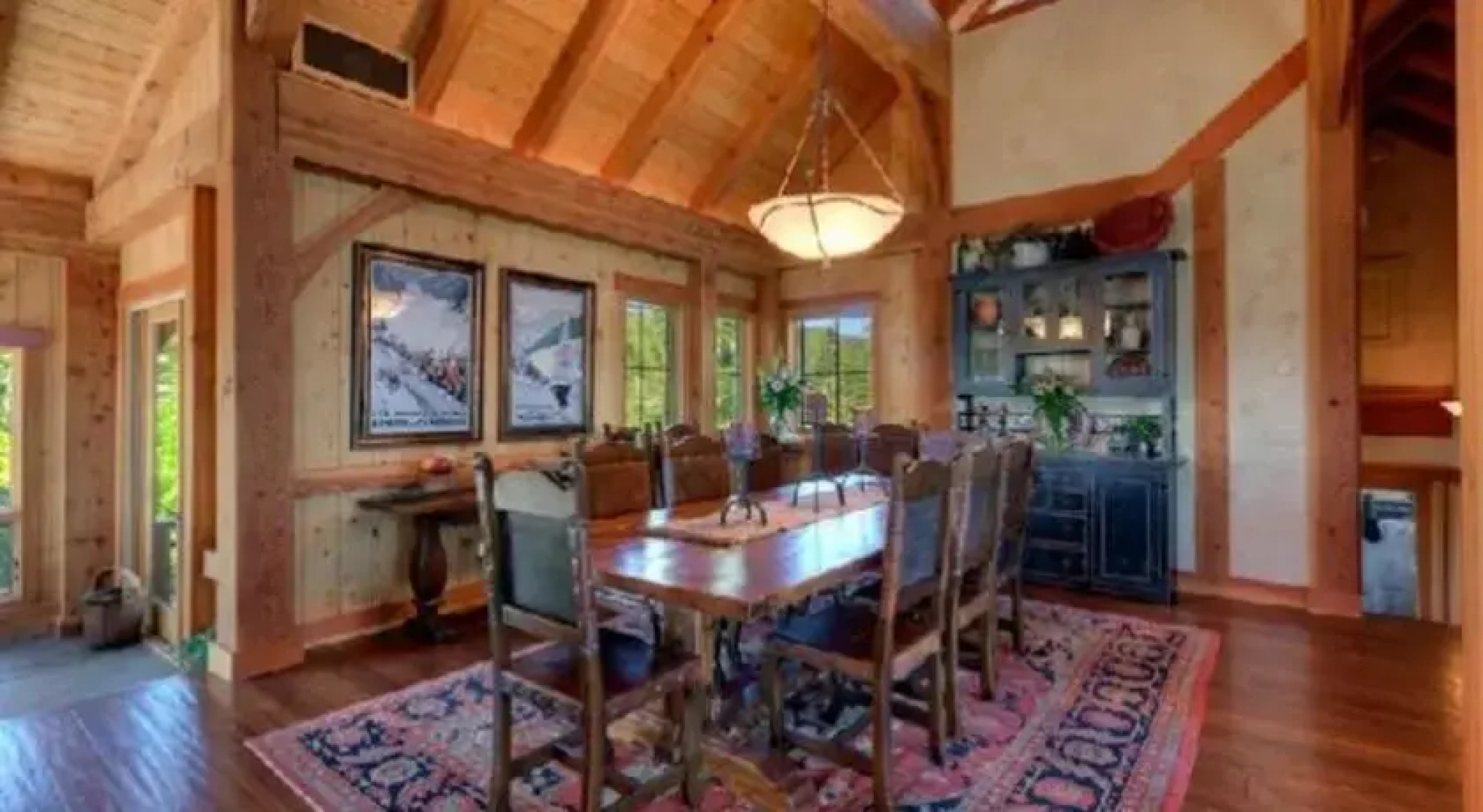 RedAwning Glacier Lodge