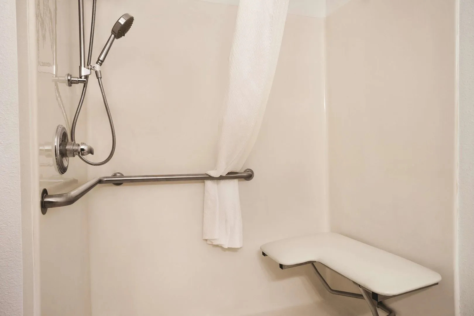 Country Inn & Suites by Radisson, Moline Airport, IL