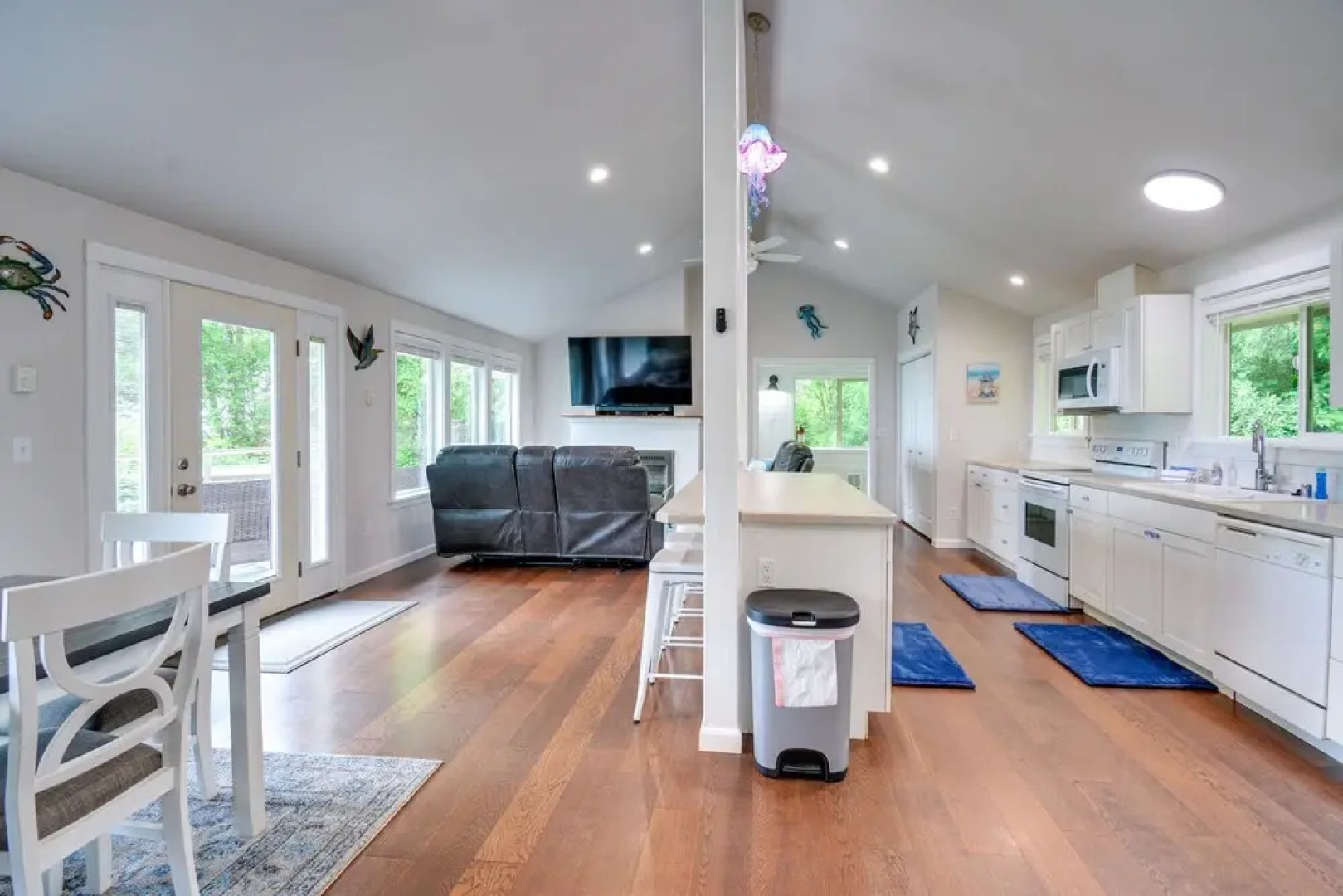 Serene Copalis Beach Getaway: Walk to Beach!