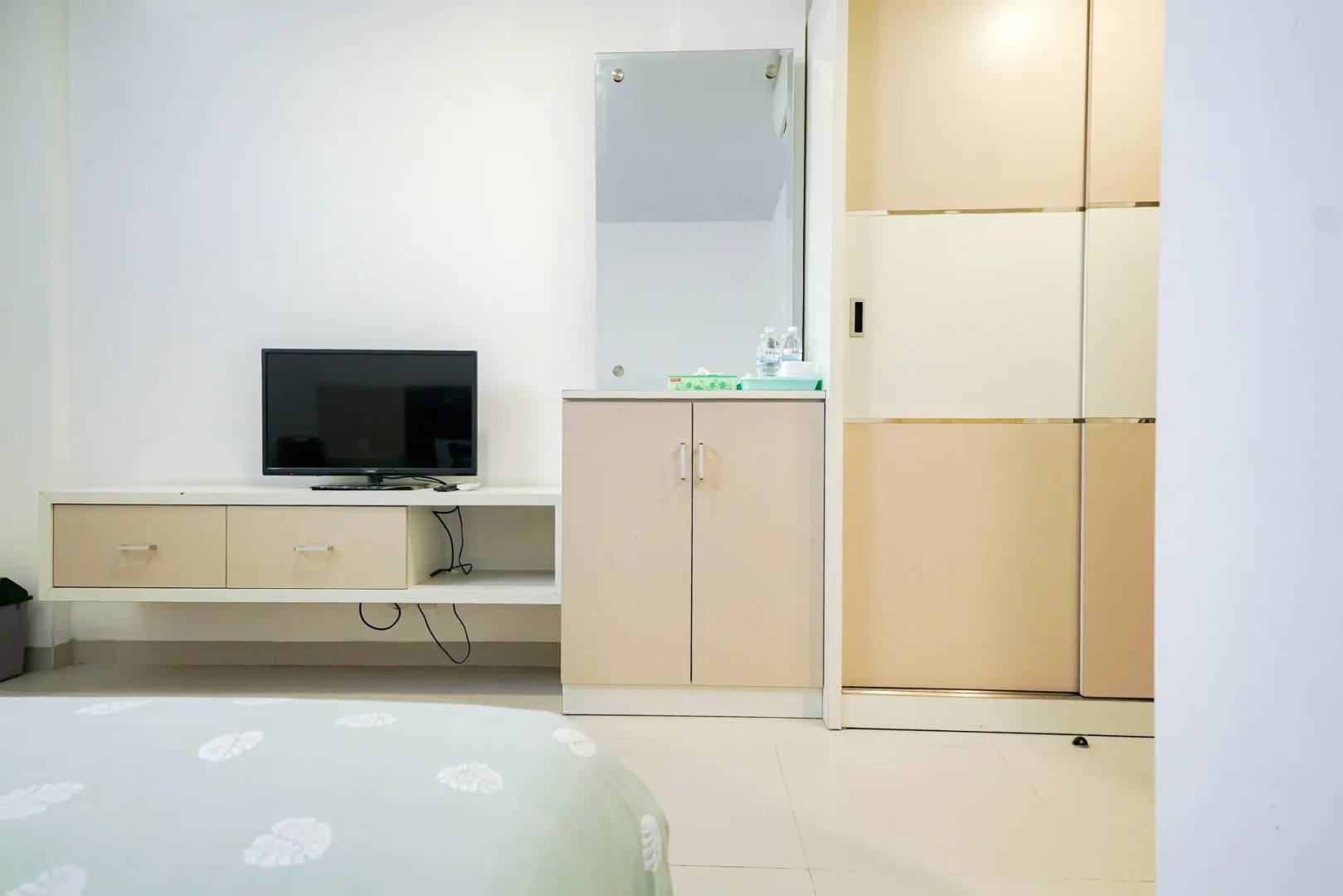 Urbanview Hotel Ratu Kuring Gisting