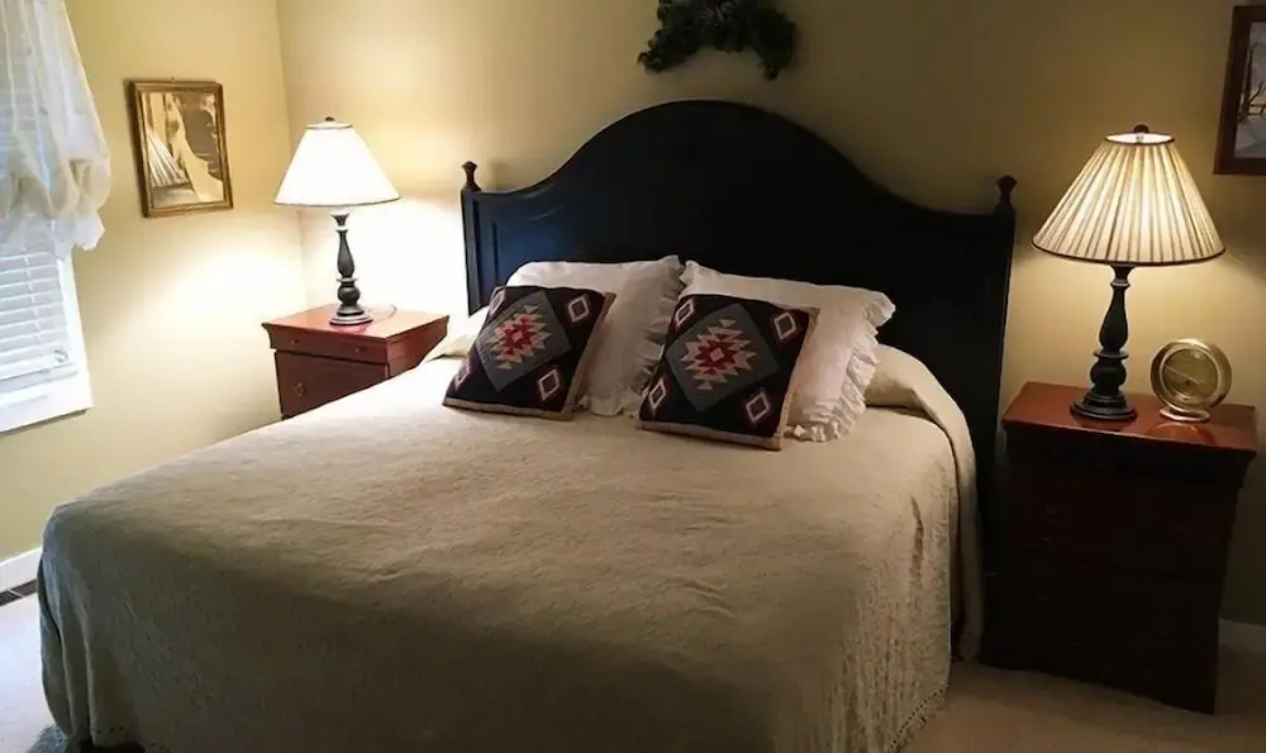 Unique Barn-style 3 Br Private 3 Bedroom Home