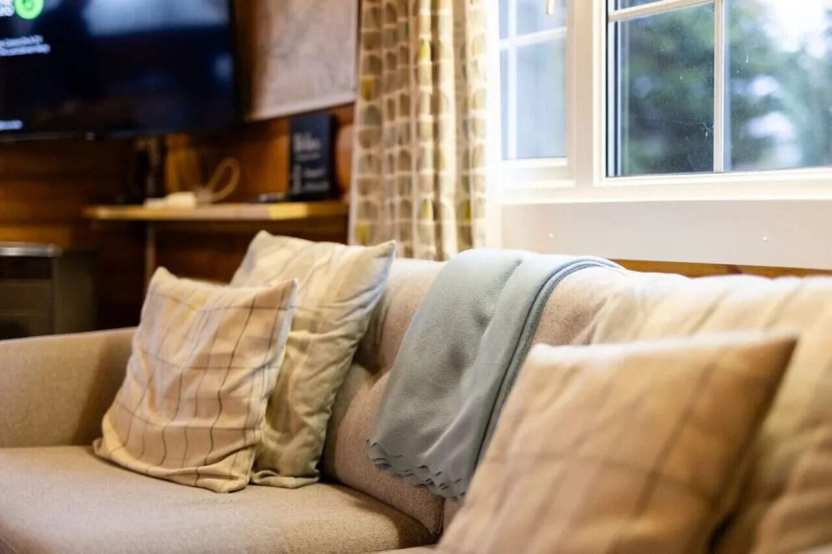 Rural 3 Bed Log Cabin Getaway