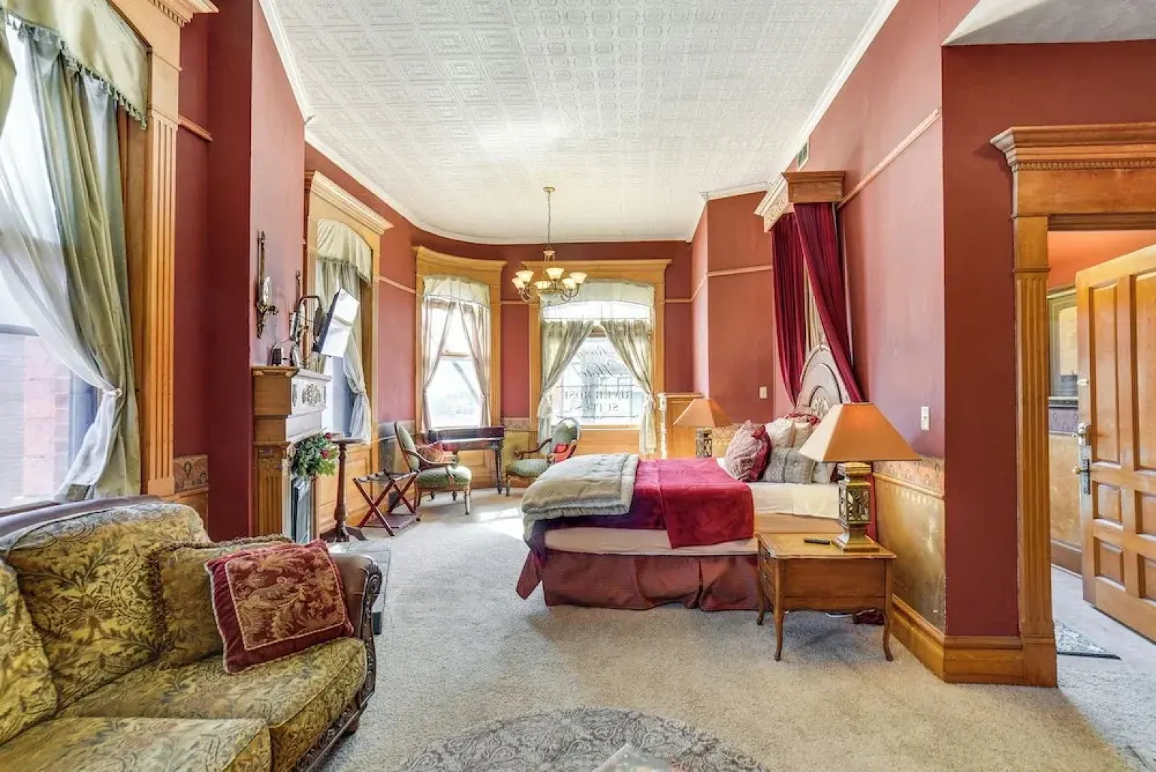 Downtown Yankton Suite: Walk to Restaurants!