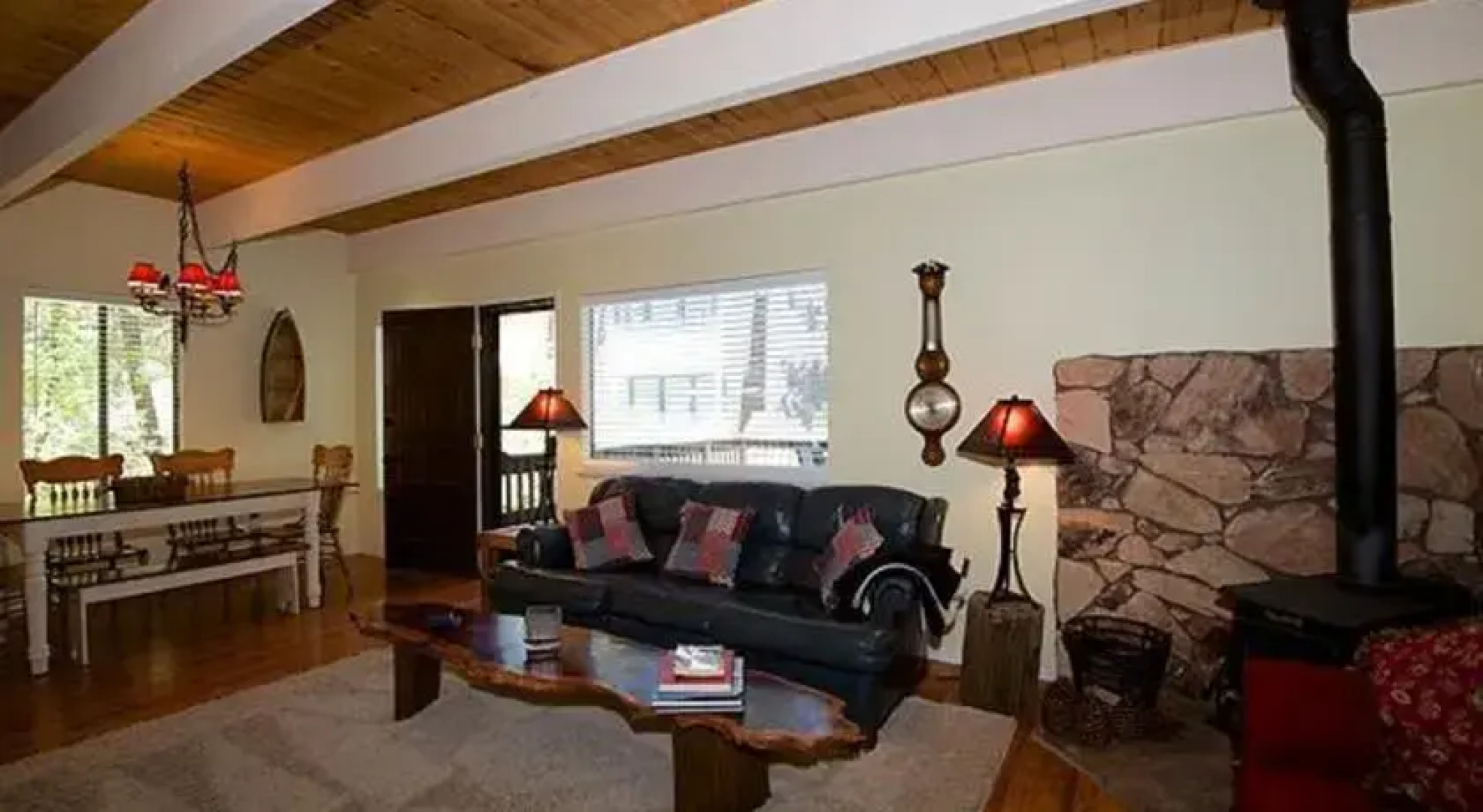 RedAwning 15 Cedar Crest