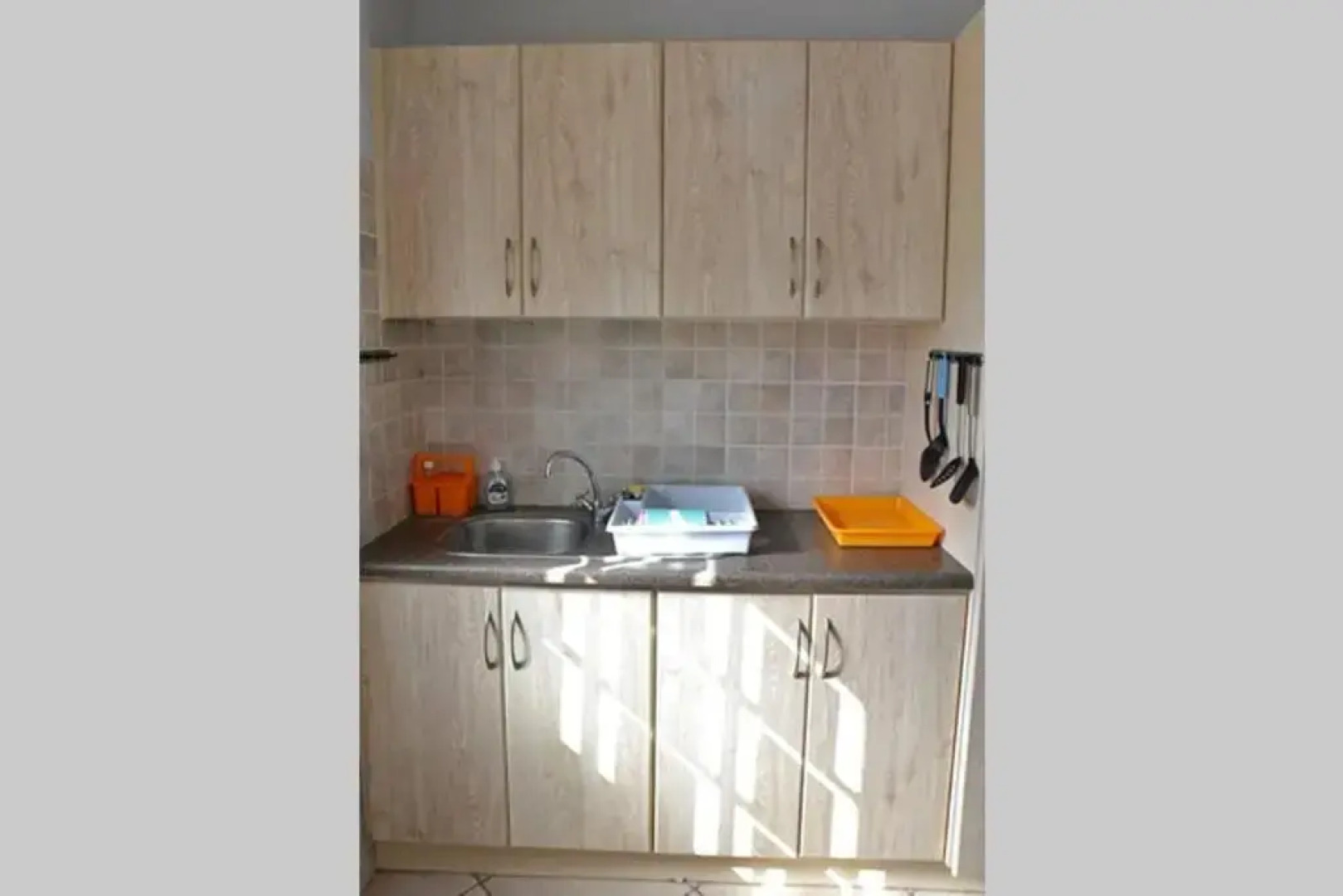 12 Settler Sands Beachfront cottage with sea view