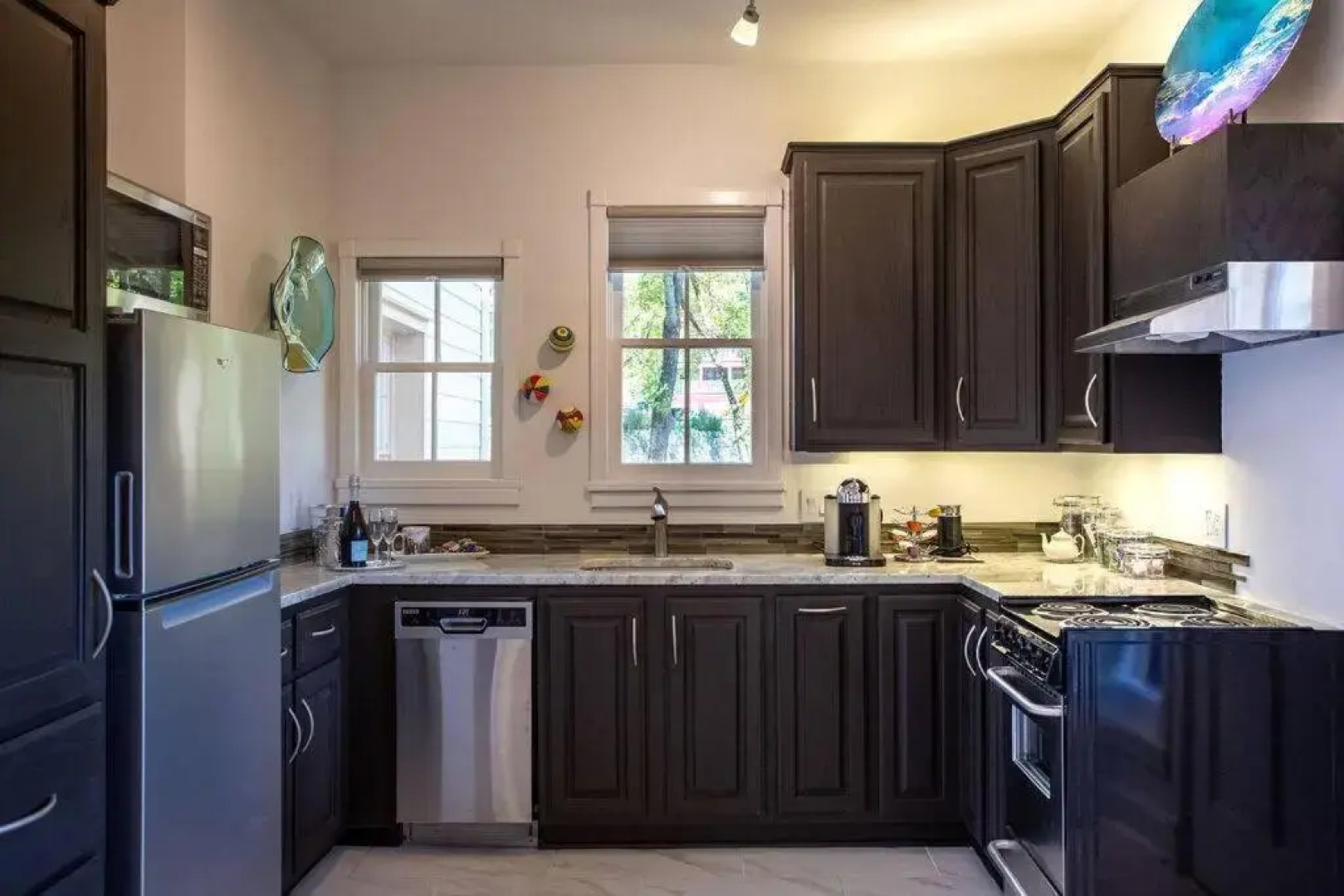 Private Luxury Suite with Hot Tub Downtown Eureka Springs